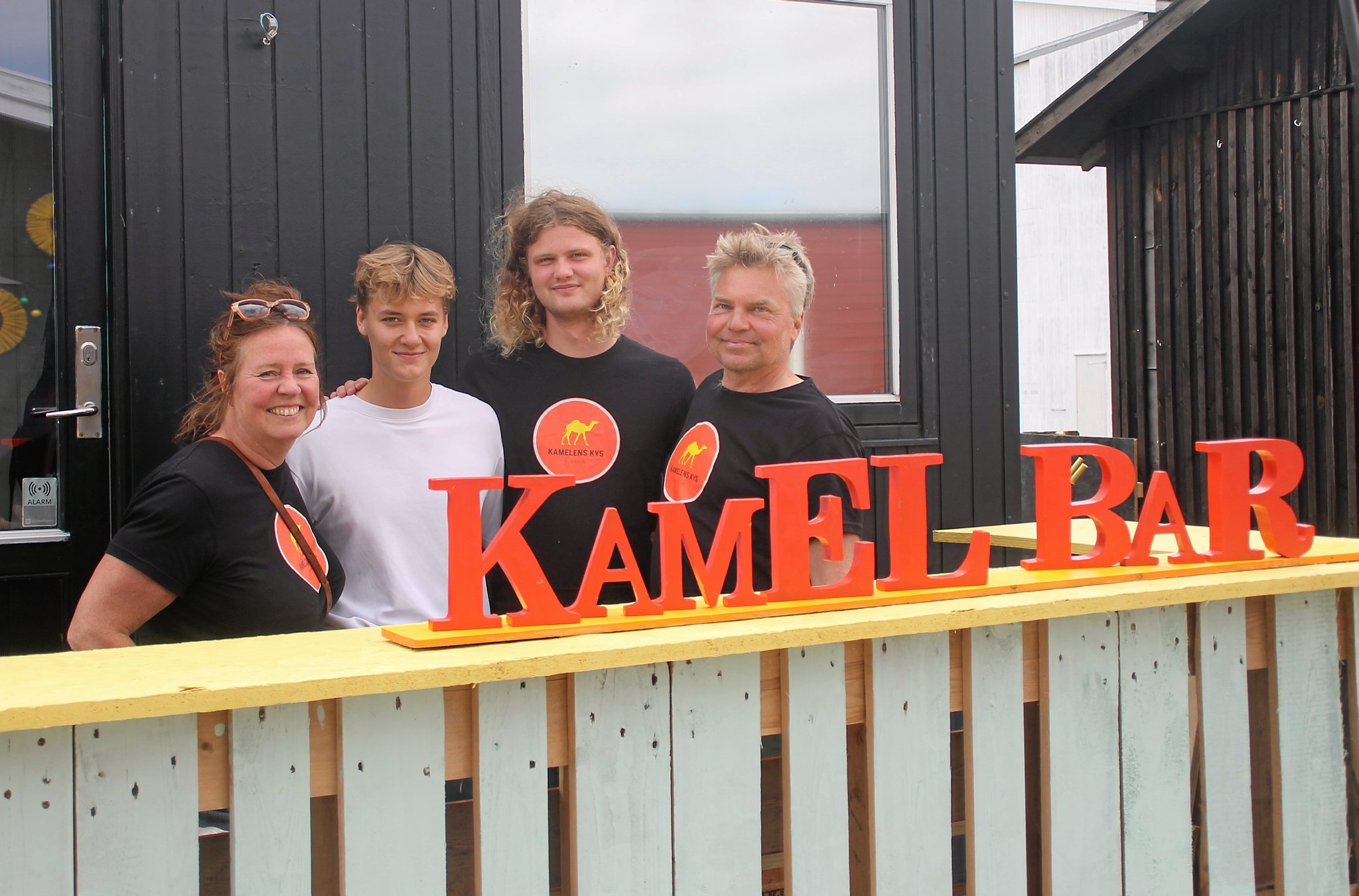 Fredag og lørdag står på travlhed i Kamel-baren på havnen i Hundested