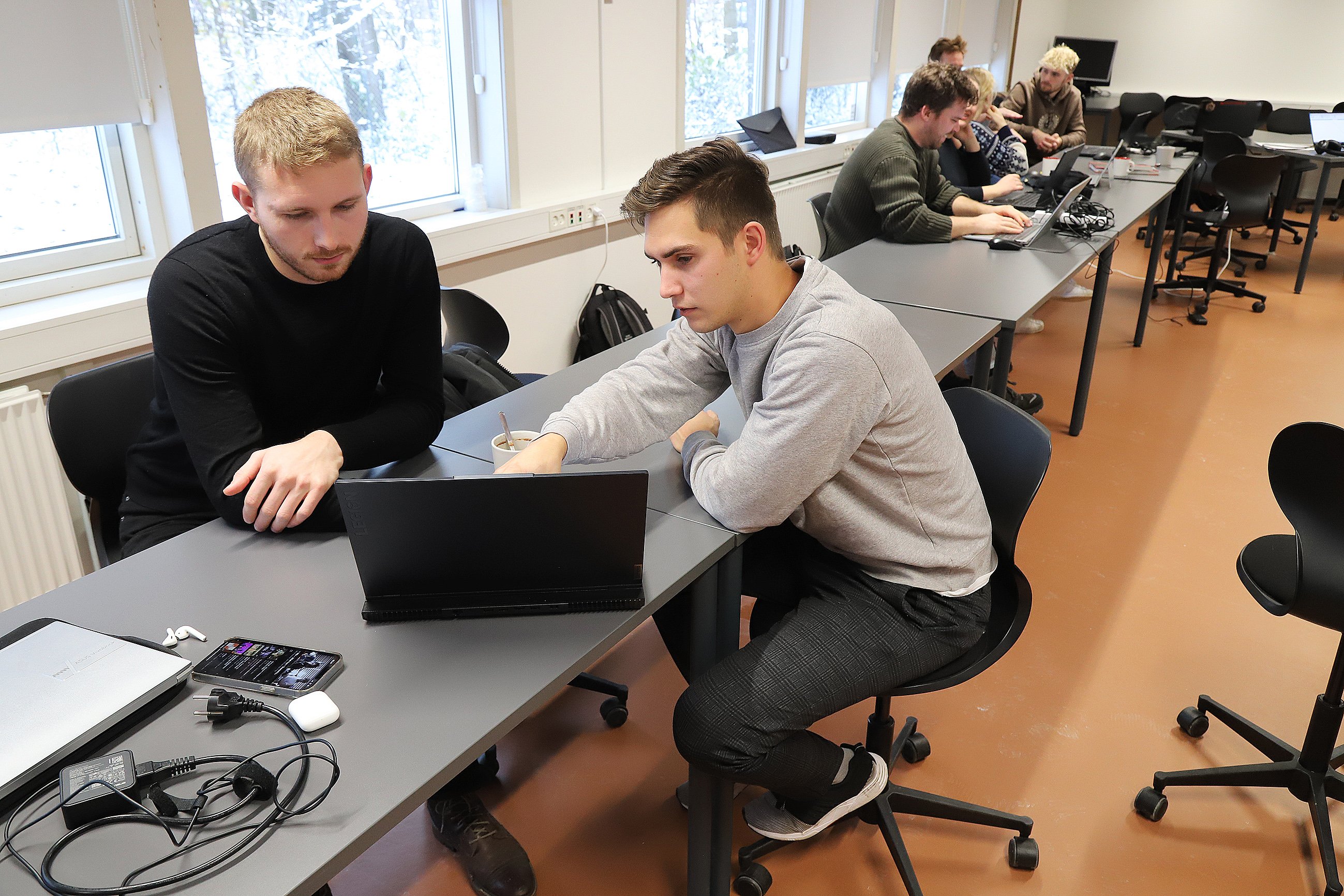 Erhvervsakademierne styrker deres tilstedeværelse i Region Hovedstaden. Billedet her er fra et besøg på KEA's bygningskonstruktøruddannelse på Milnersvej i Hillerød.