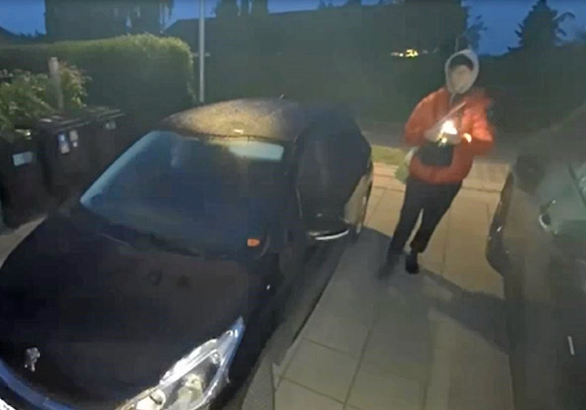 Politiet mener, at samme mand kan have været på spil flere steder natten til tirsdag.