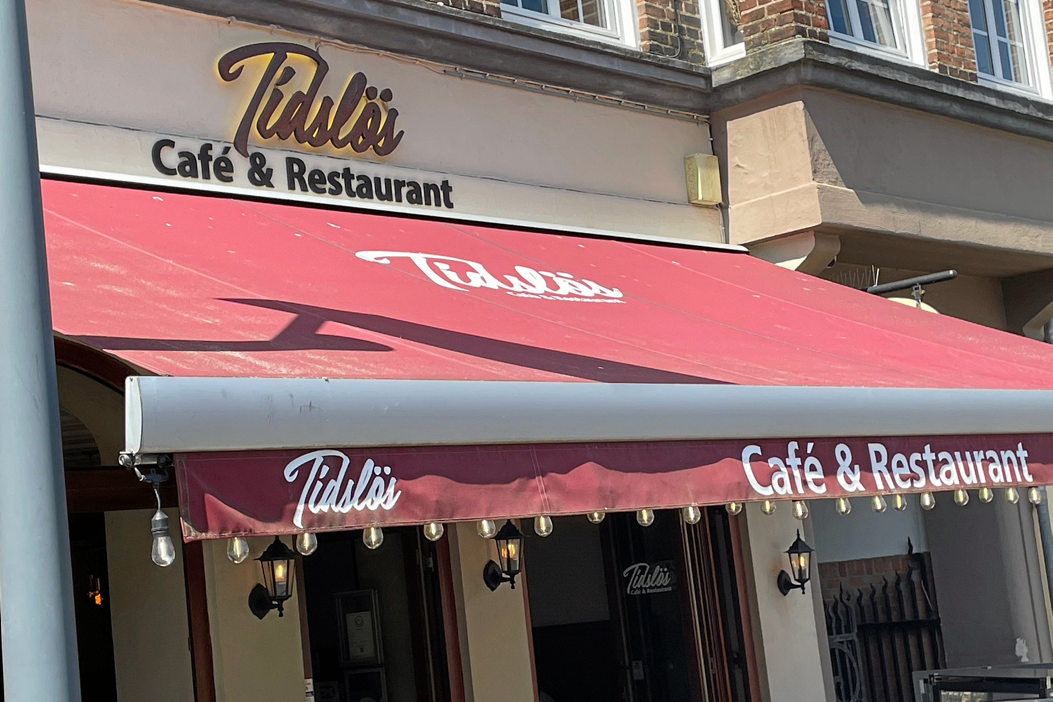 Cafe Tidslös på Schweizerpladsen i det centrale Slagelse.