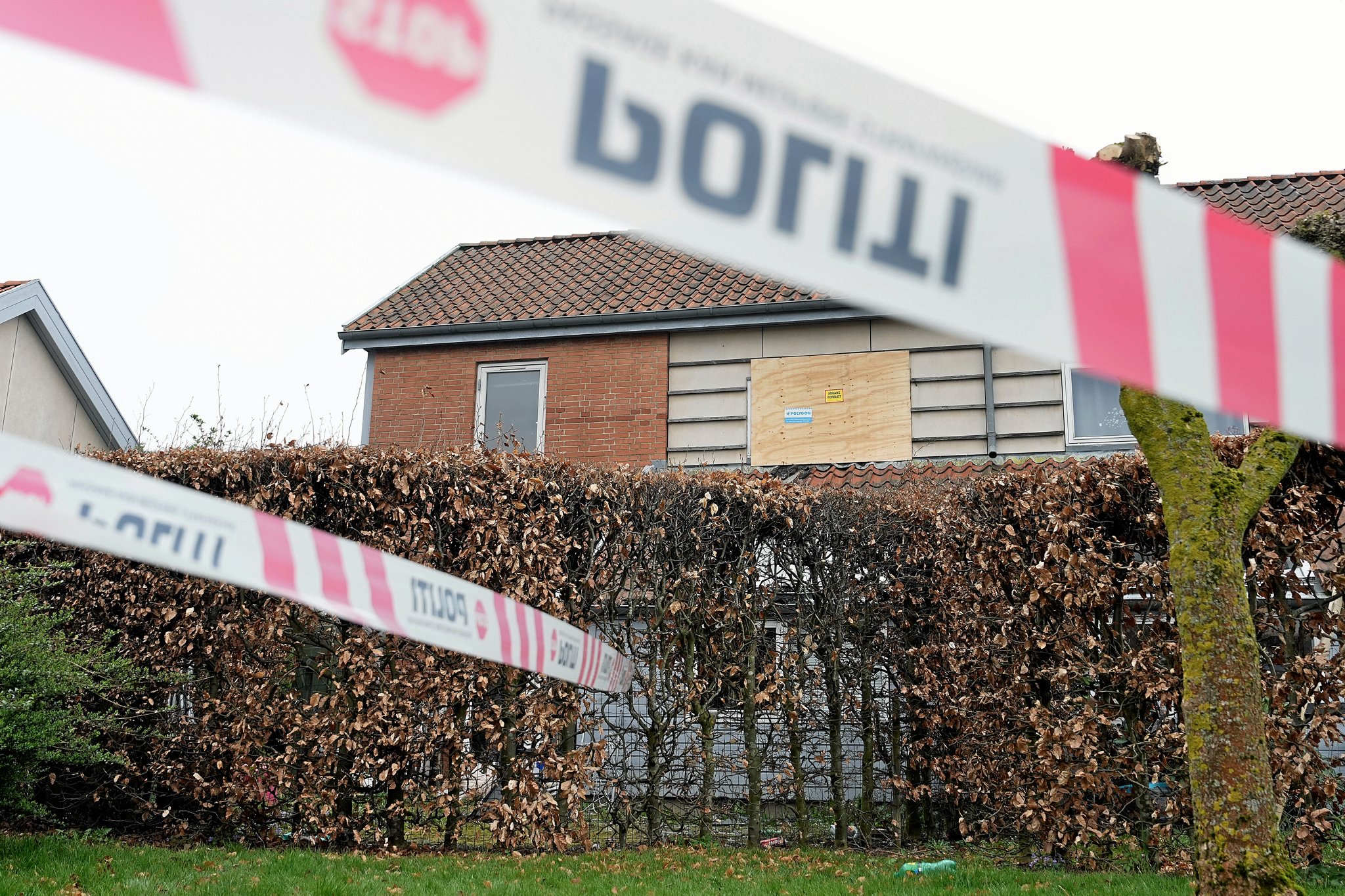 En 12-årig pige, der var involveret i den voldsomme eksplosionsbrand, omkom sidst i juli. Det markerer hendes skole ved første skoledag.