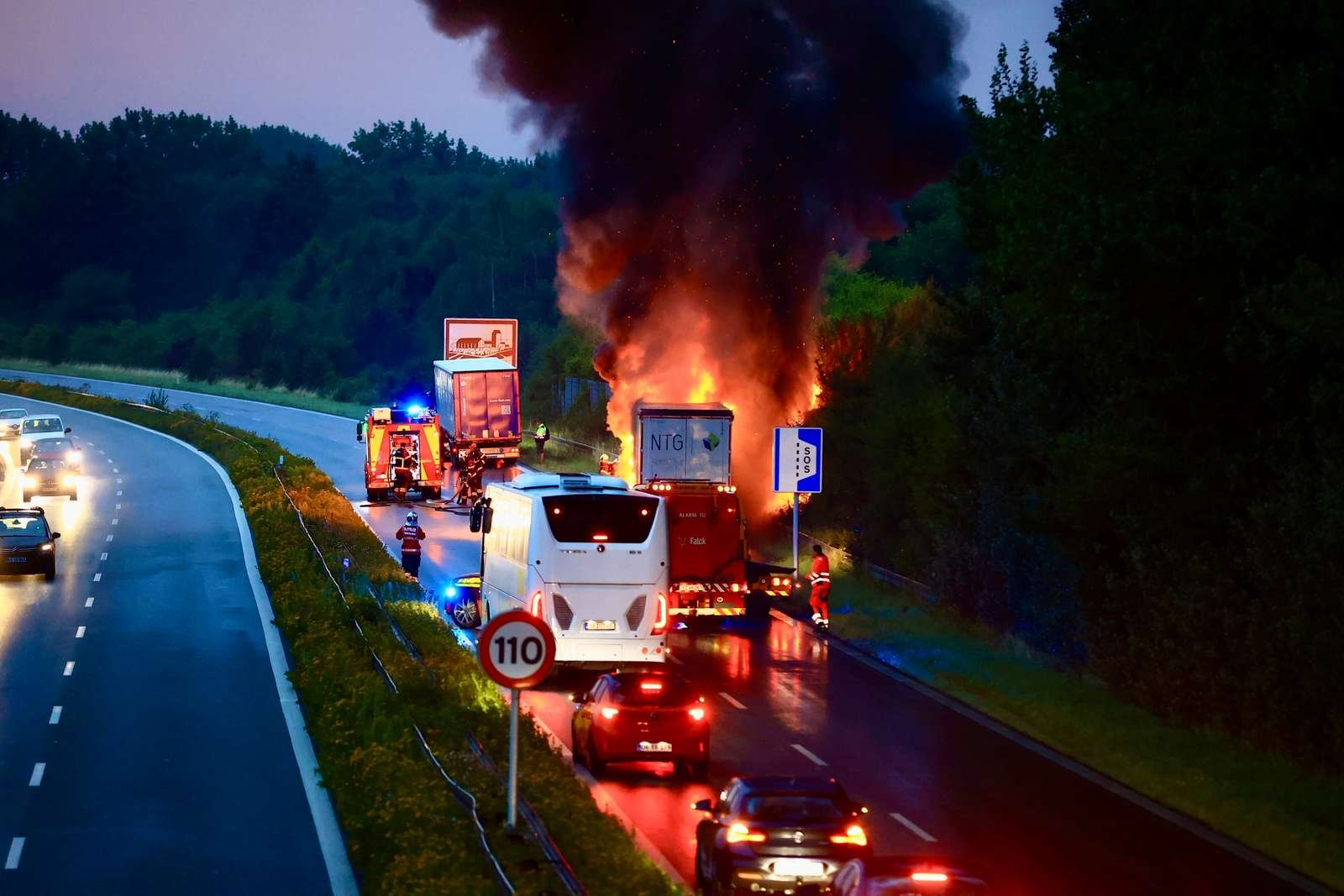 Der opstod onsdag aften brand i en lastbil på Vestmotorvejen tæt ved Korsør.