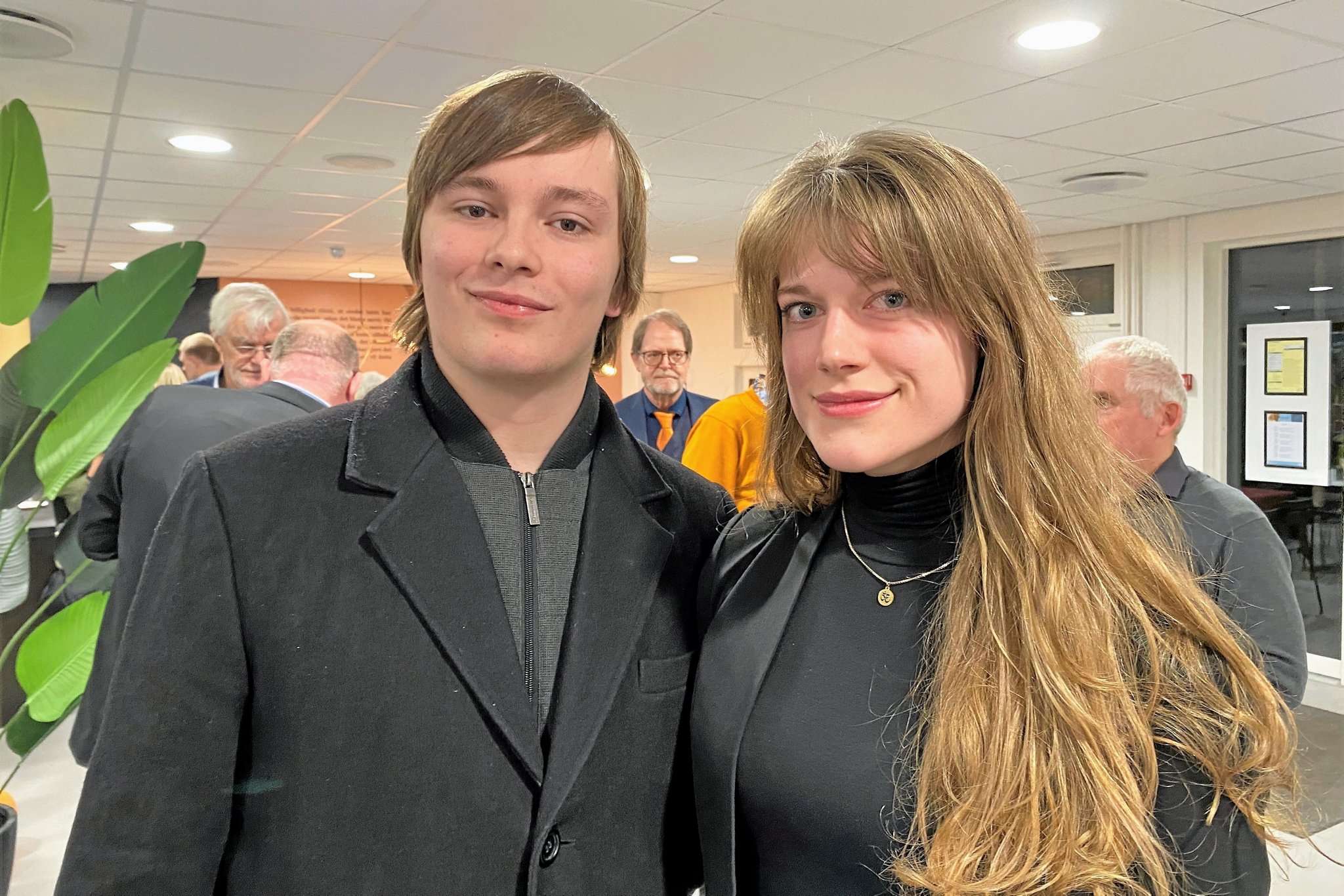 Marcus Guldager og Caroline Victoria Christensen, Socialdemokratiet, og medlemer af Hørsholm Kommunalbestyrelse.