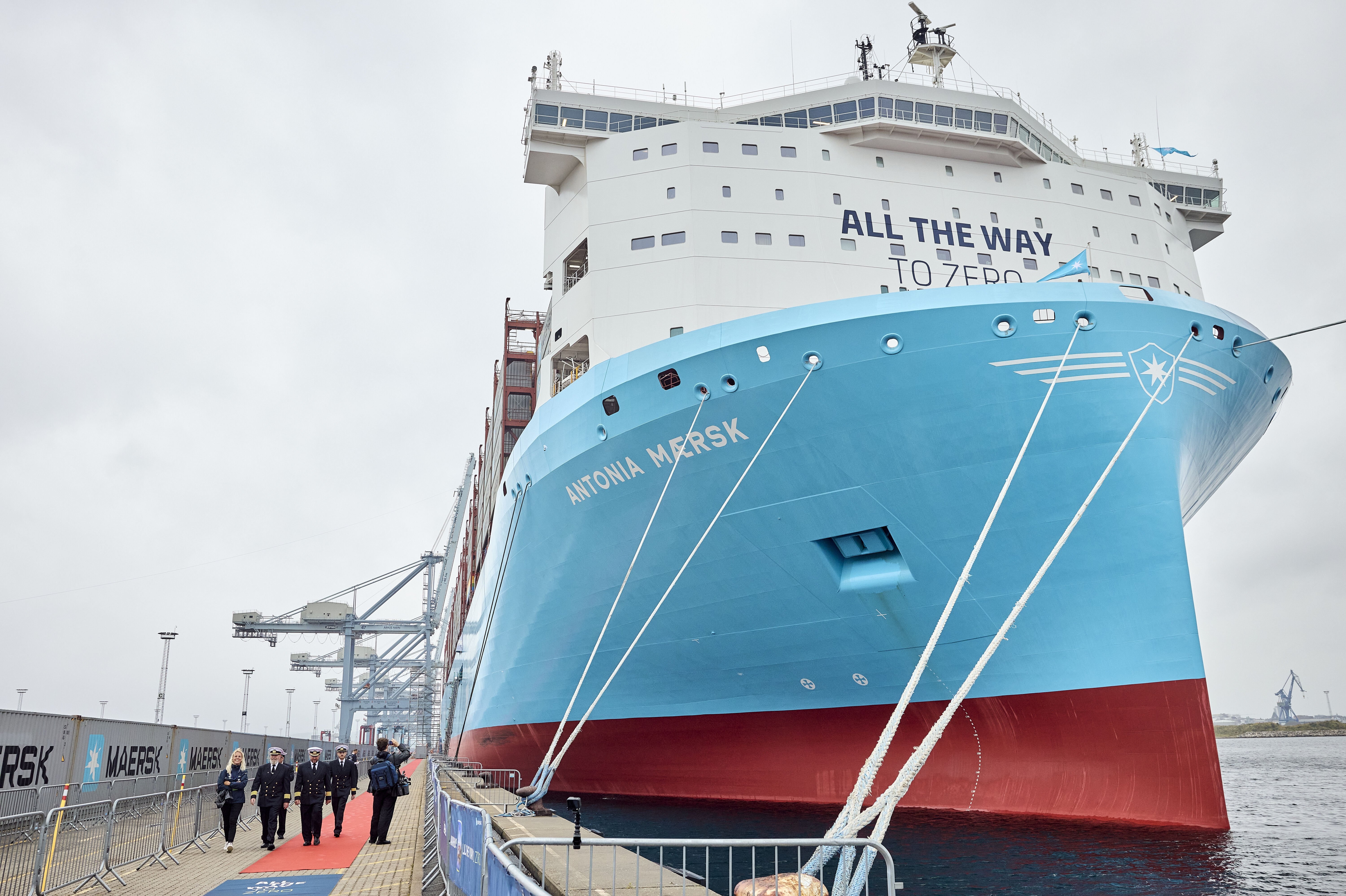 Med sine 350 meter og plads til over 16.000 containere er "Antonia Mærsk" en stor skude. Modellen er det hidtil største methanoldrevne skib i verden.