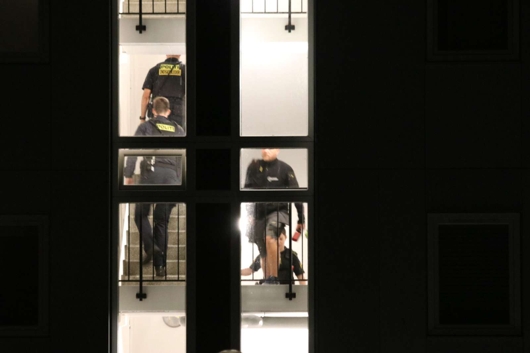 Billeder fra stedet viser politiets efterforskning natten til søndag. - Presse-fotos.dk Billeder fra stedet viser politiets efterforskning natten til søndag.