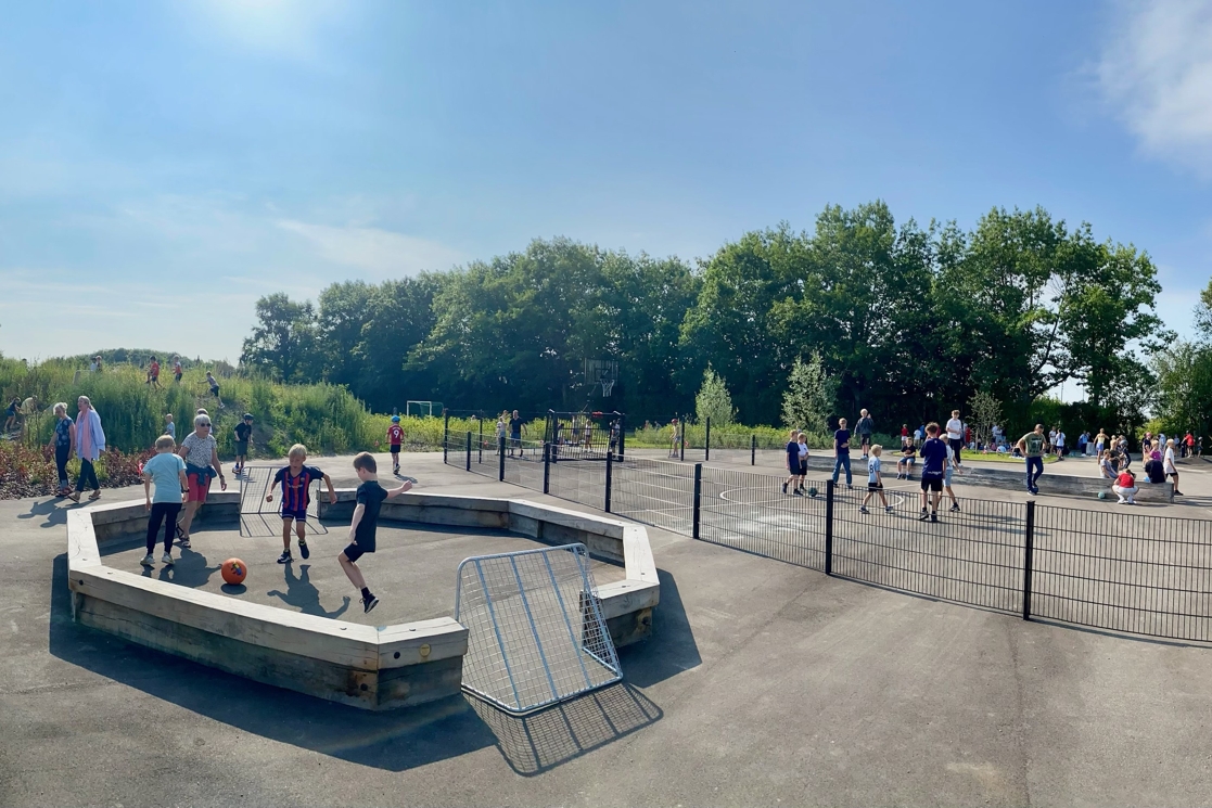 Der er nok ingen tvivl om, at området vil suge børn til sig fra Lynghøjskolen så snart klokken fortæller, at det er frikvarter. - Privatfoto Der er nok ingen tvivl om, at området vil suge børn til sig fra Lynghøjskolen så snart klokken fortæller, at det er frikvarter.