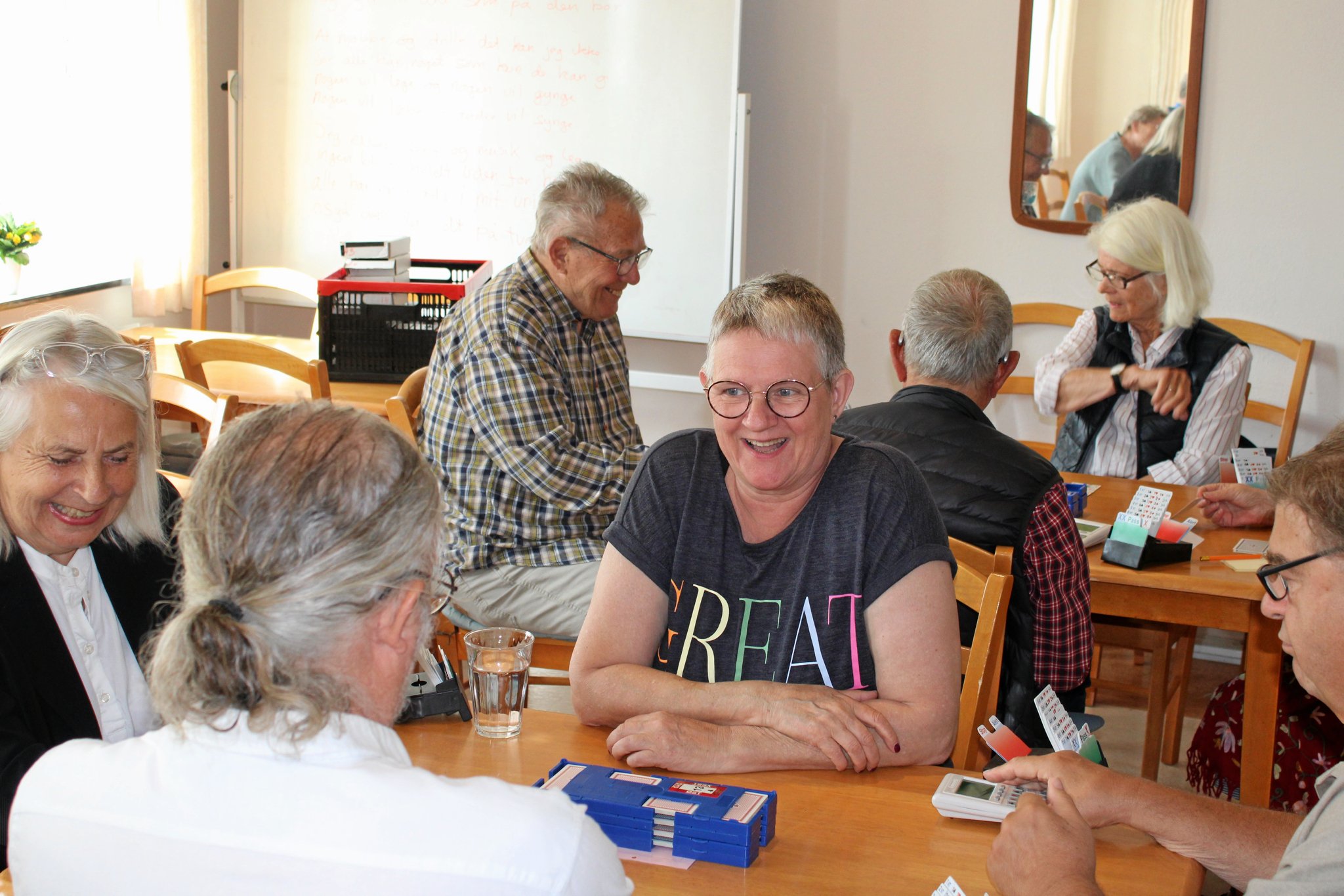 I bridgeklubben kan man få trænet de små grå. Det har de nu gjort i 25 år i Præstø.
