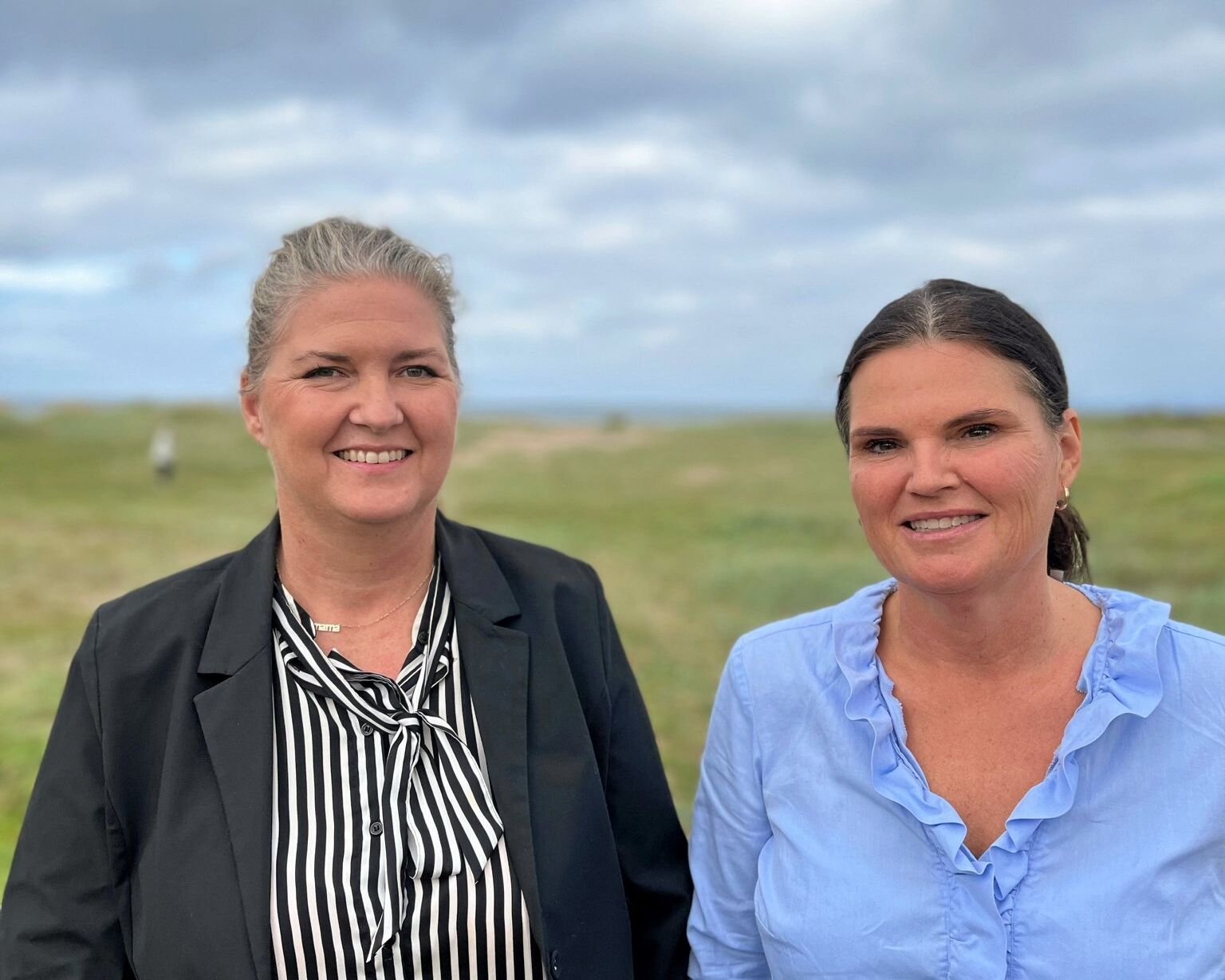 Pernille Kromann Sams (tv.) og Pernille Søndergaard (th.) er begge færdige hos Moderaterne i Gribskov.