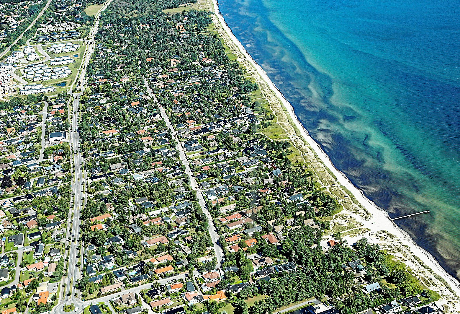 Solrød Strandrenselaug har investeret i en helt ny strandrensemaskine.