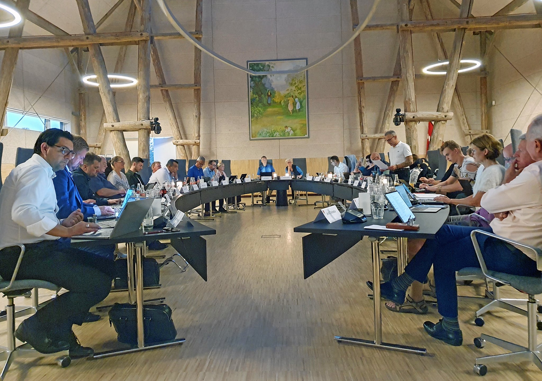 Hillerød Byråd forventes at indgå budgetforlig i weekenden, og skal blandt andet beslutte, om der skal satses på kunstig intelligens på rådhuset.