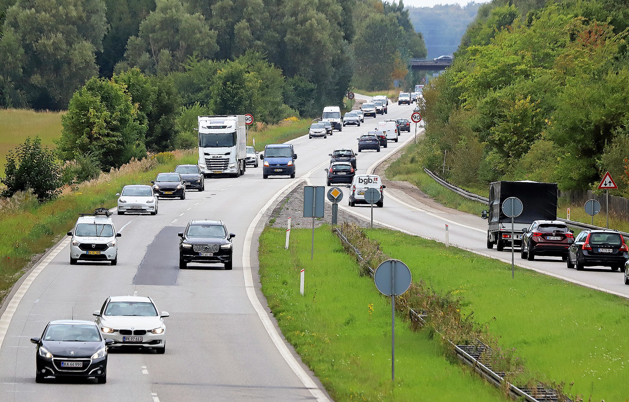Her efter Lyngevej i Allerød Kommune bliver Hillerødmotorvejen til motortrafikvej, og midteradskillelsen forsvinder. Der har været mange flere ulykker på stykket uden midteradskillelse.