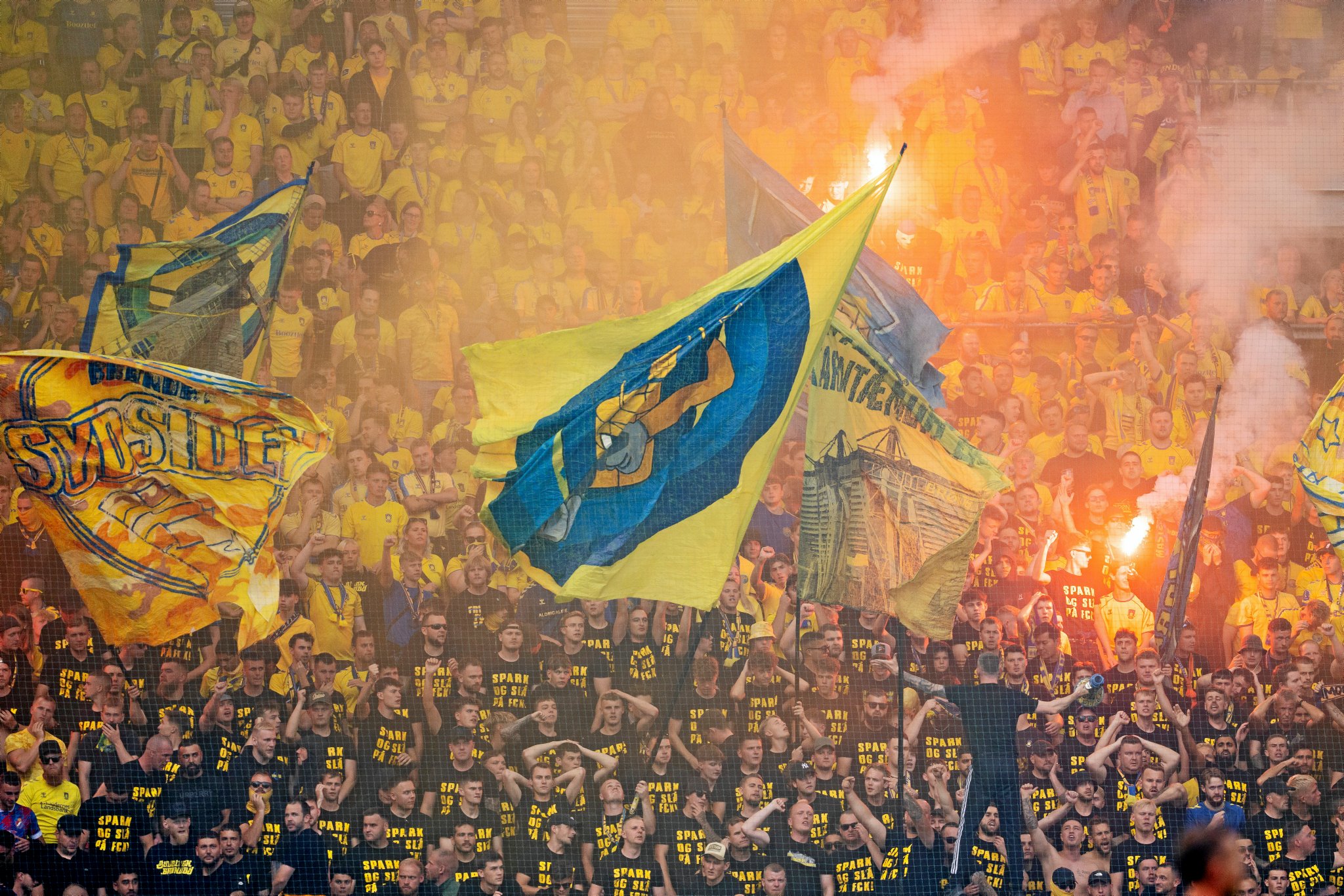 Brøndby IFs fans under 3F Superliga-kampen mellem FC København og Brøndby IF i Parken i København, søndag den 1. september 2024.