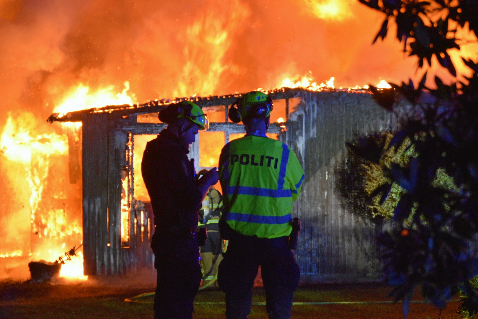 Nu er det op til politiet at fastslå brandårsagen. Nu er det op til politiet at fastslå brandårsagen.