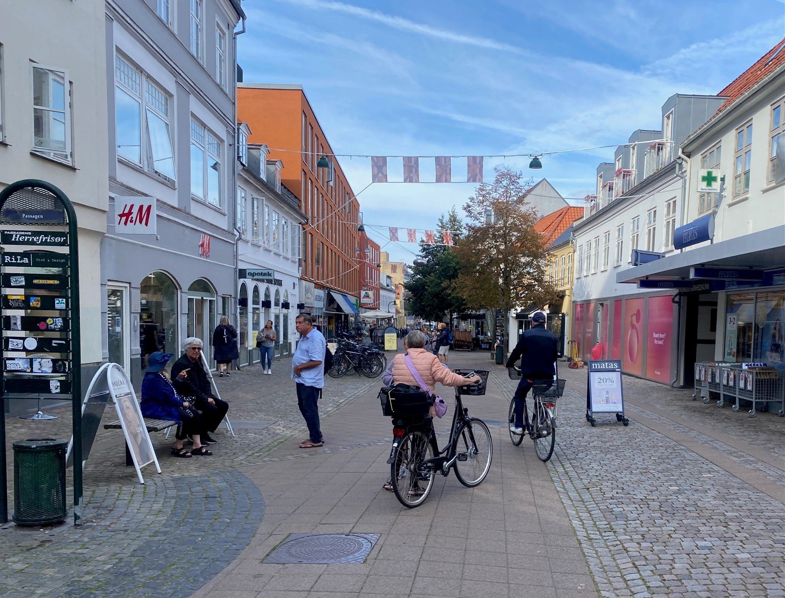 Nogen retter ind efter cykelforbuddet, andre gør ikke.