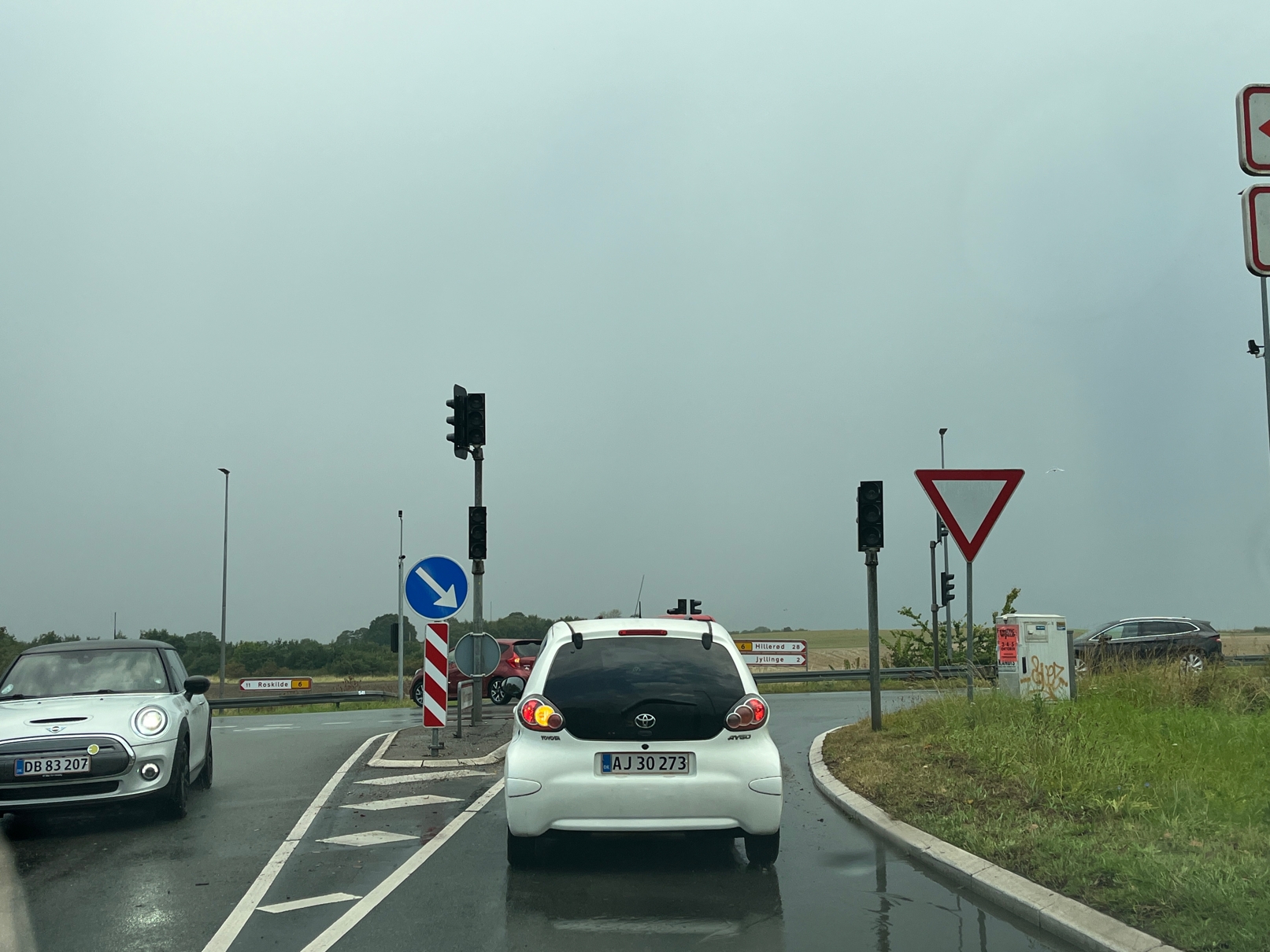Flere lyskryds virkede ikke. Her er det lyskrydset på Frederiksborgvej/A6 ved Gundsømagle, som er gået i sort. - Lars Kimer Flere lyskryds virkede ikke. Her er det lyskrydset på Frederiksborgvej/A6 ved Gundsømagle, som er gået i sort.