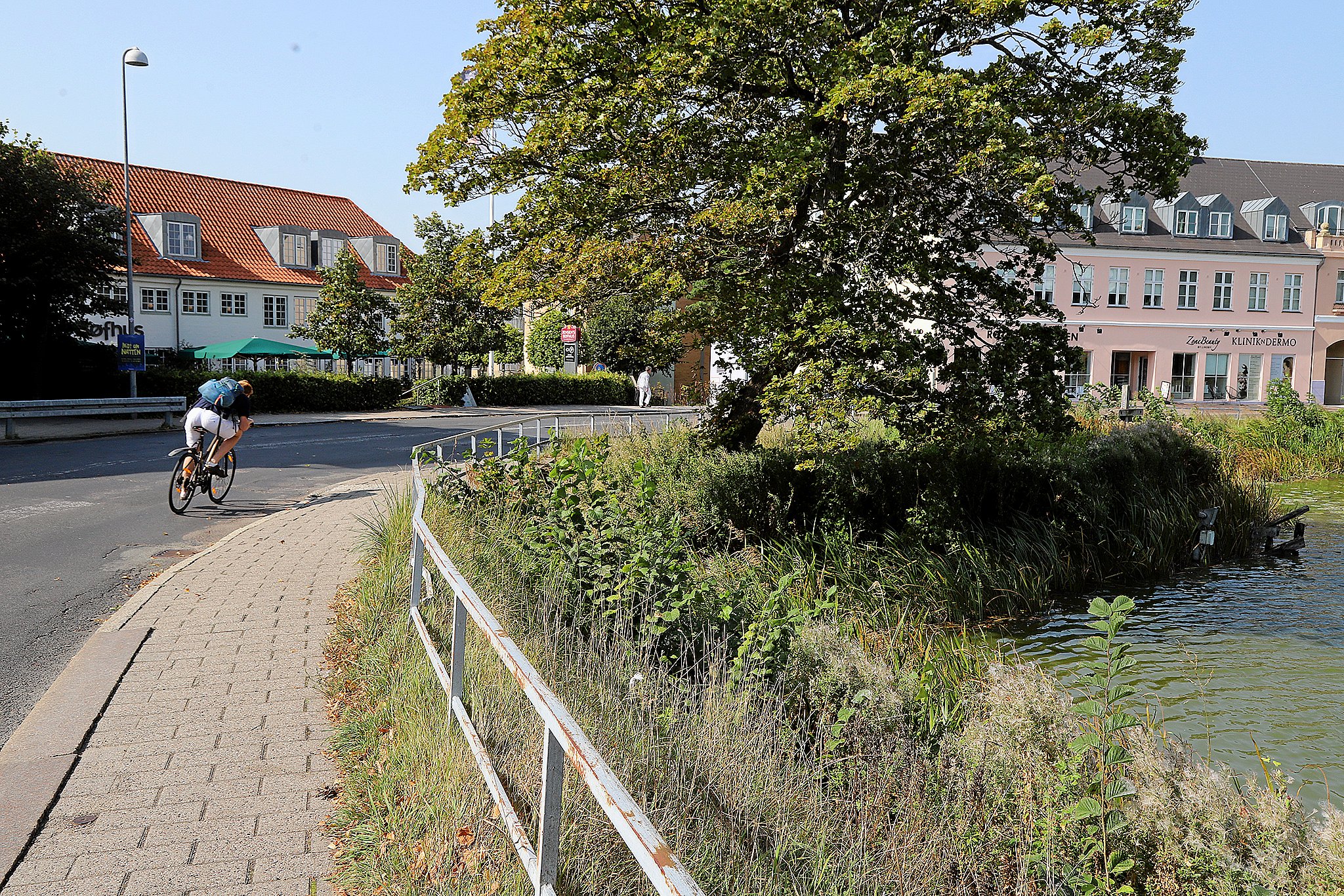 Kommunen spærrer vejen helt på grund af vejarbejdet.