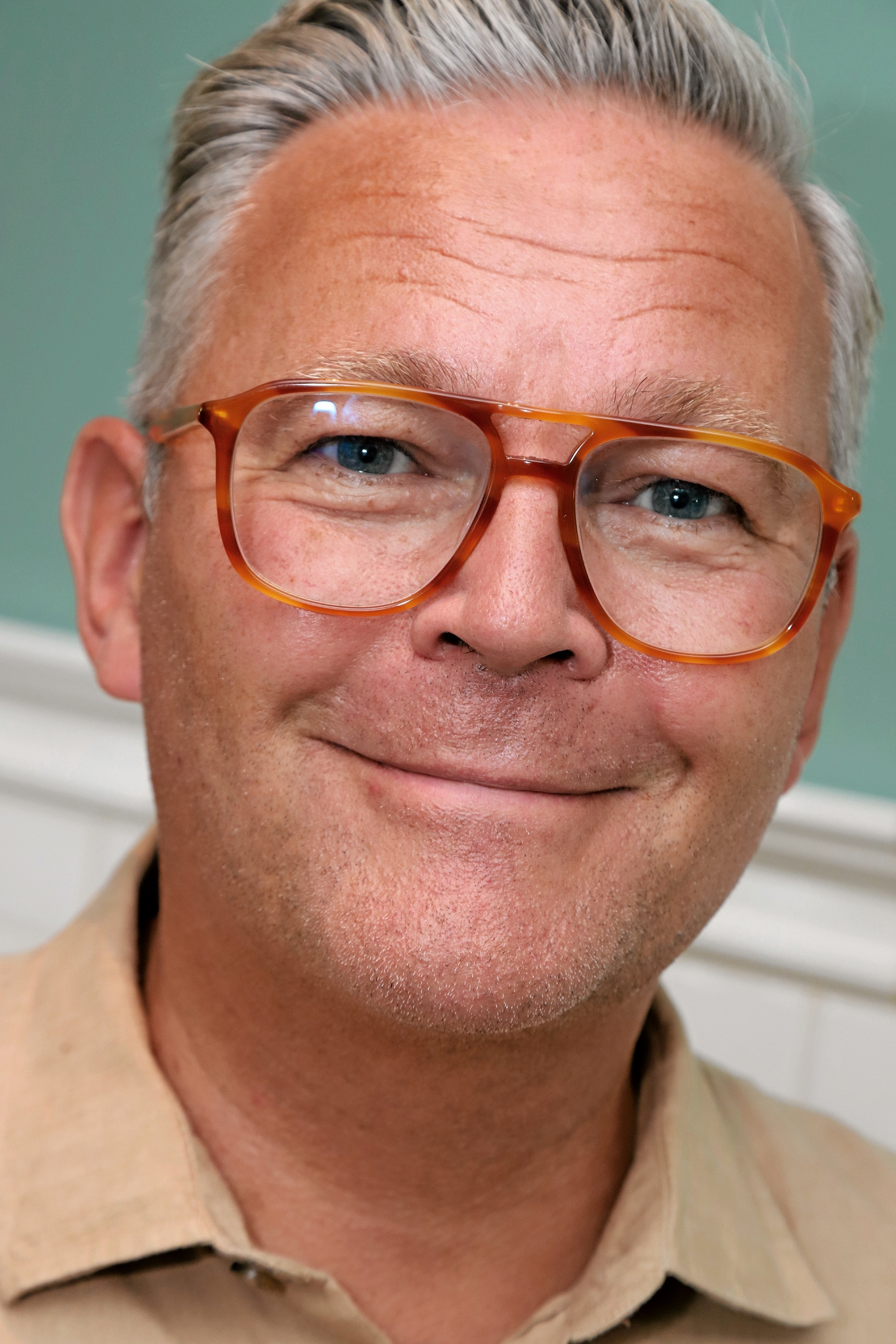 - Vi har mærket en tydelig nedgang i branchen i år og sidste år, fordi folk går mindre ud og spiser, sagde Mikkel Glahn til Sjællandske Nyheder i forbindelse med åbningen af La Table. - Vi har mærket en tydelig nedgang i branchen i år og sidste år, fordi folk går mindre ud og spiser, sagde Mikkel Glahn til Sjællandske Nyheder i forbindelse med åbningen af La Table.