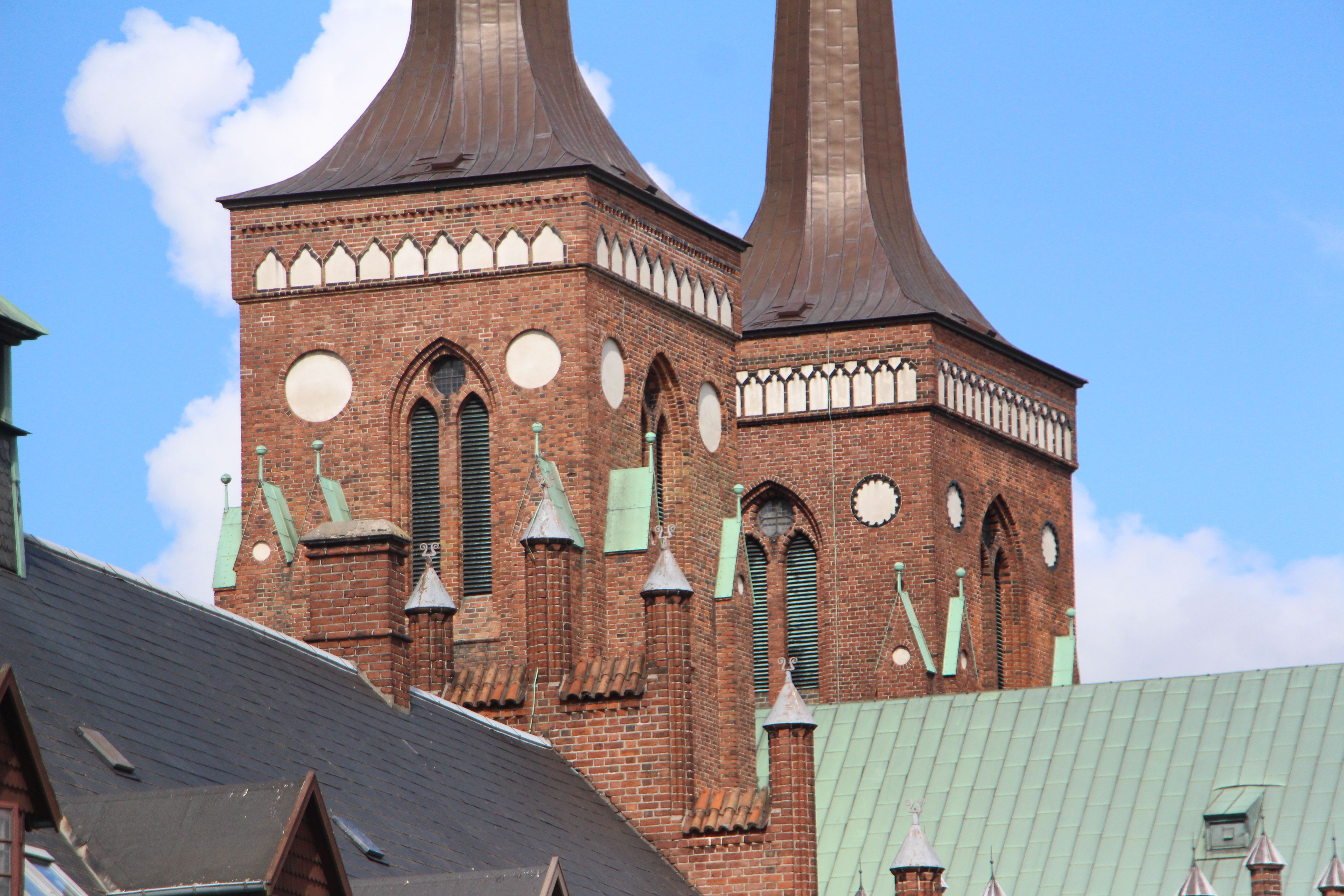 Det er blandt andet i Roskilde, at det er lettest at sælge hus i øjeblikket. Her ses byens store vartegn, Roskilde Domkirke.