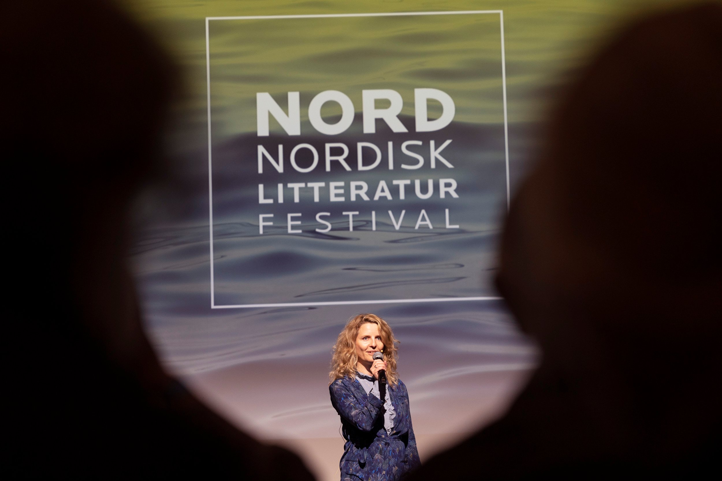 Det er nu på fredag, at Nord begynder med talks, høstmiddag og kolde drinks. Lørdag er der også masser af inspiration til alle med en interesse for ny nordisk litteratur.