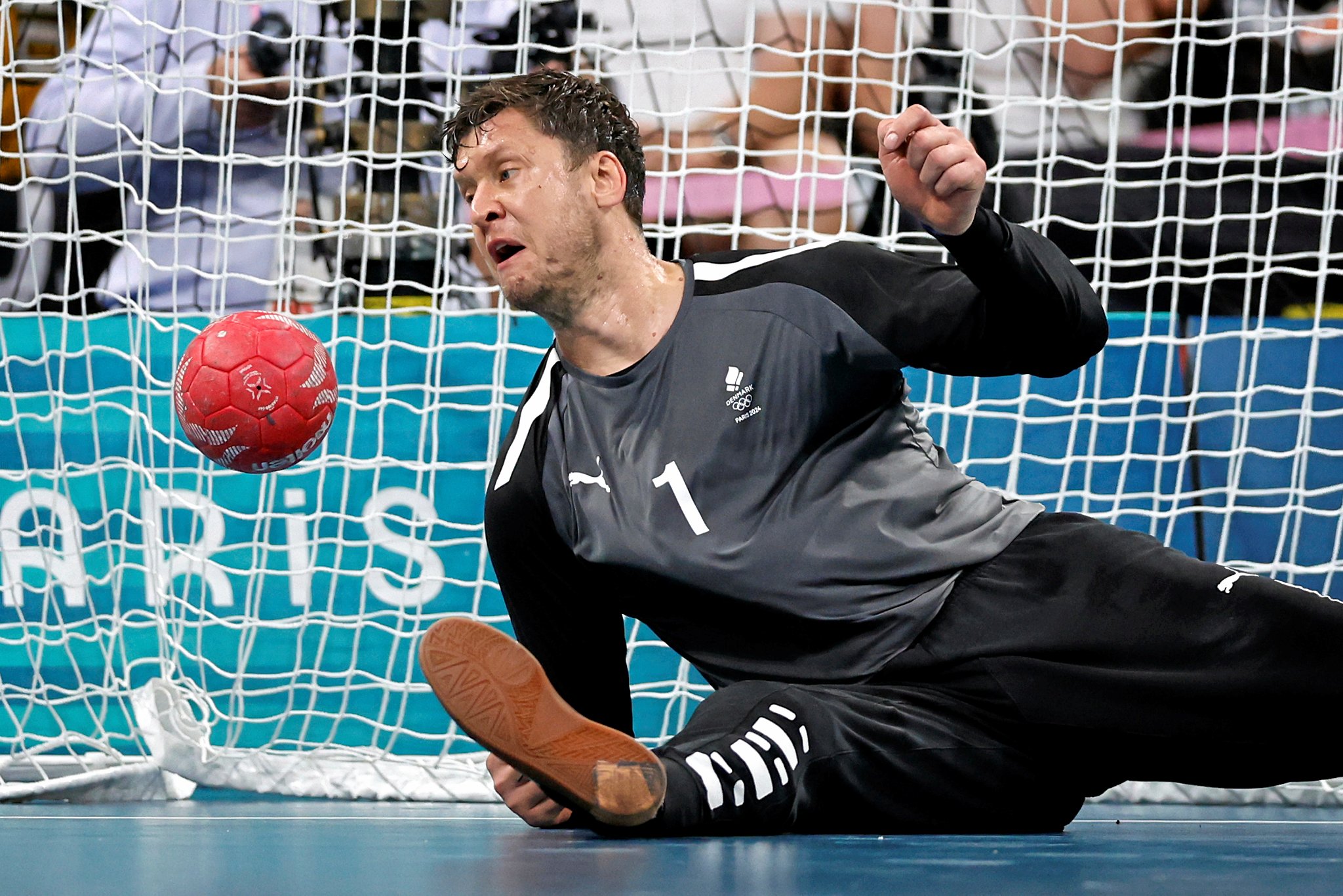 Niklas Landin er skadet i knæet og er ude i seks til otte uger.