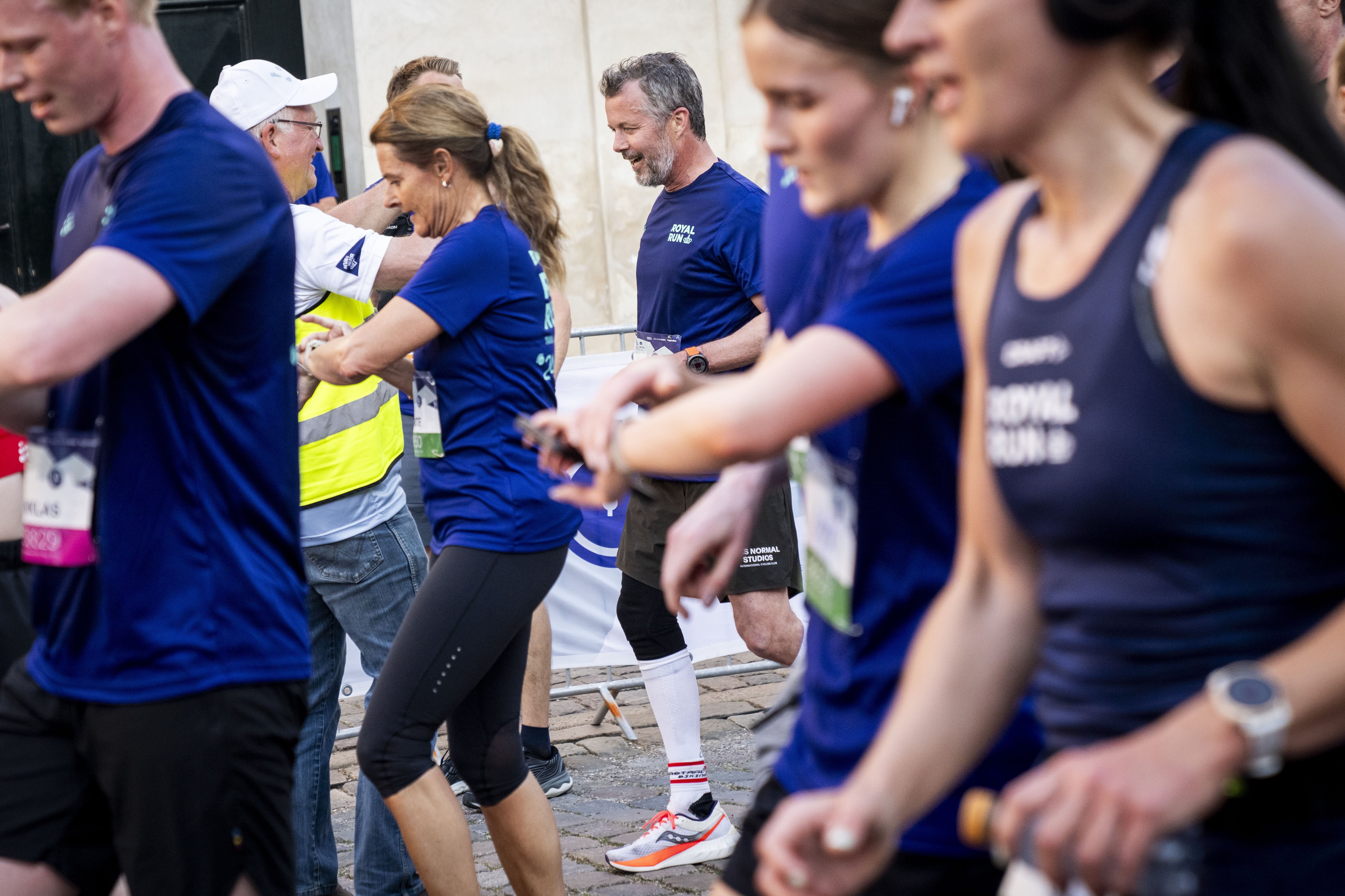 Royal Run kommer næste år til Ribe, Viborg, Horsens og Korsør. Den femte by ventes offentliggjort fredag. I år løb kong Frederik med i Fredericia, Aarhus og København. (Arkivfoto).