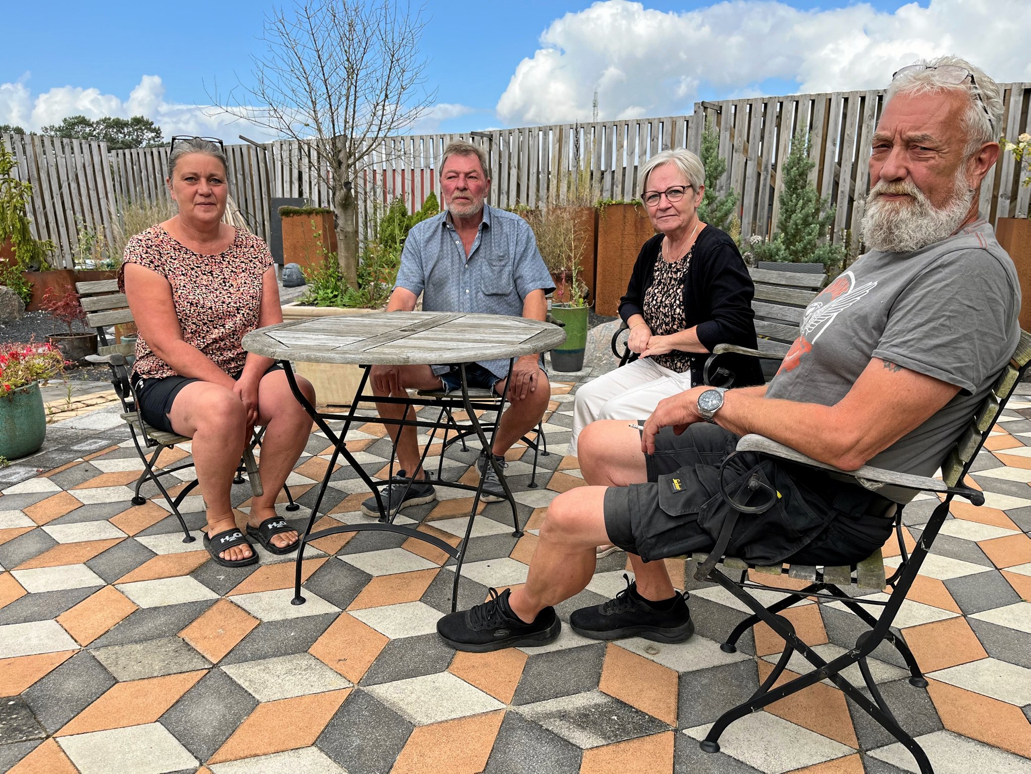 En gruppe naboer klager til kommunen over to virksomheder.