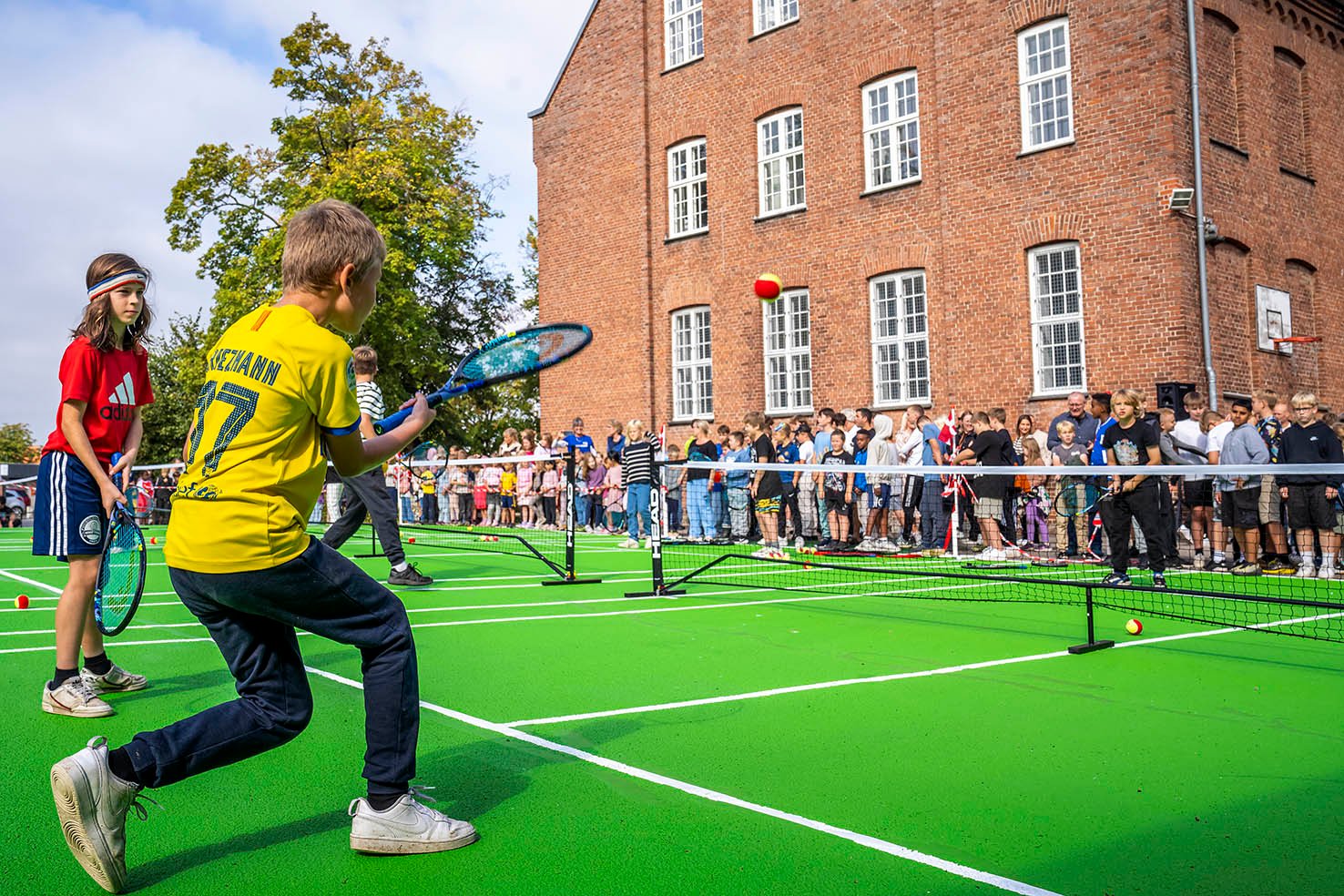 I september 2024 fik Borgerskolen tennisbaner i skolegården. Nu får Frederiksberg Skole det også.