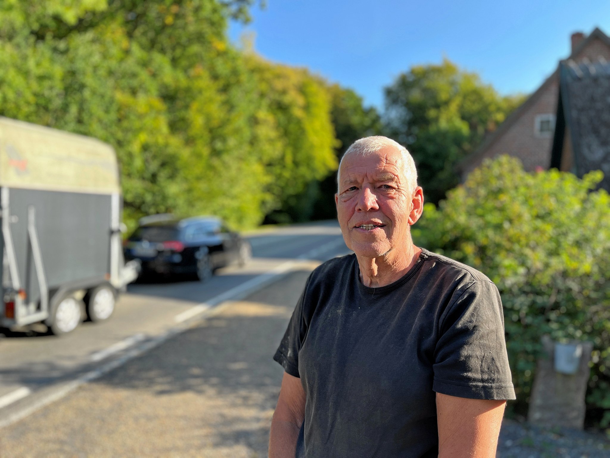 Jens Erik Keller har boet på vejen i 40 år, og han er ikke overrasket over, hvor mange politiet kunne blitze.