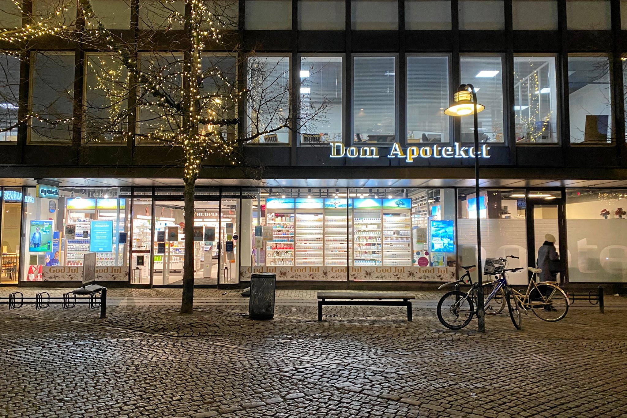 Den dømte apoteker var ejer af Roskilde Dom Apotek i Algade, som i dag er på andre hænder.