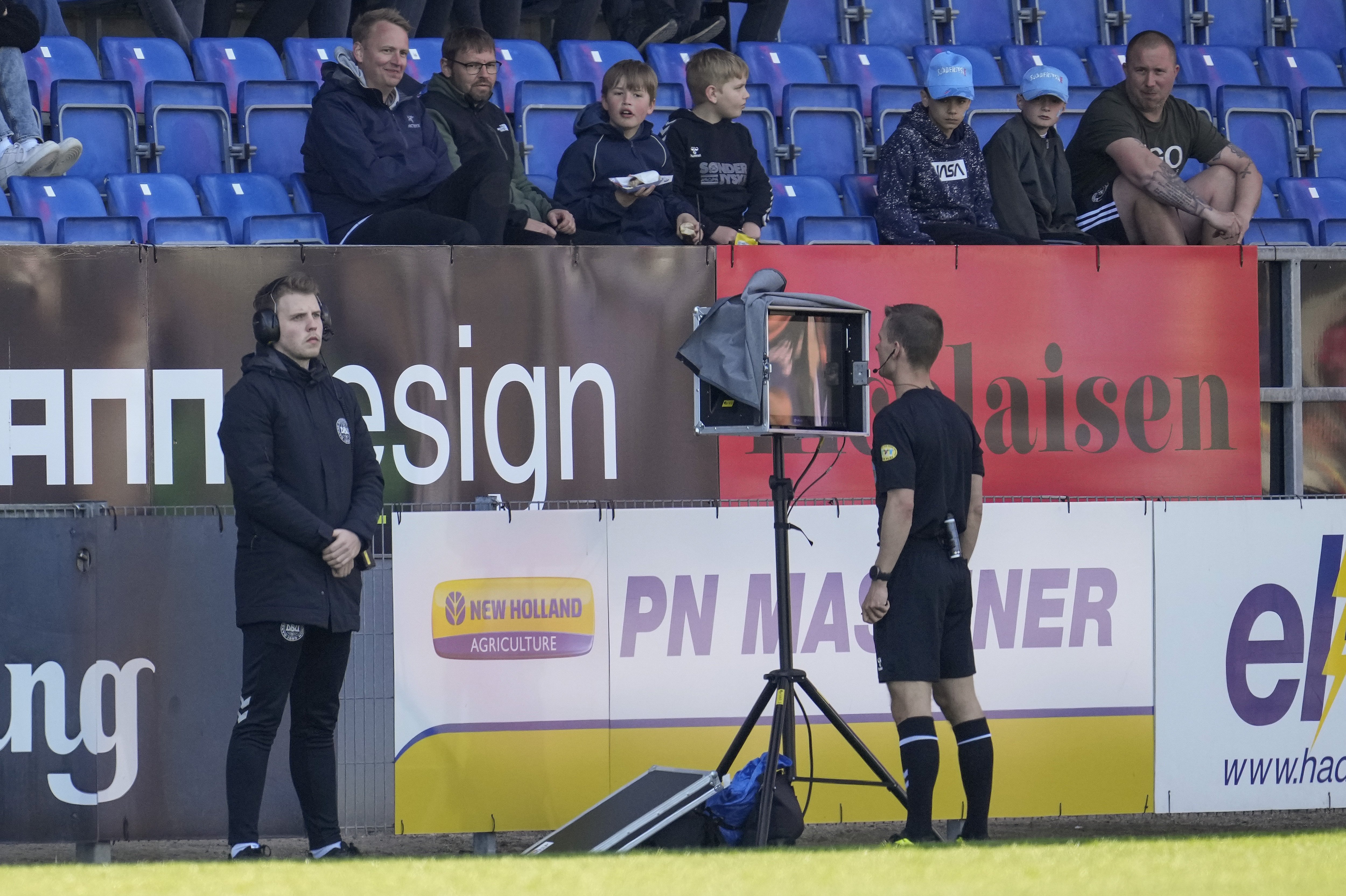 Videosystemet VAR blev indført i Superligaen i 2020/21-sæsonen. Man er i øjeblikket i gang med femte sæson. (Arkivfoto).