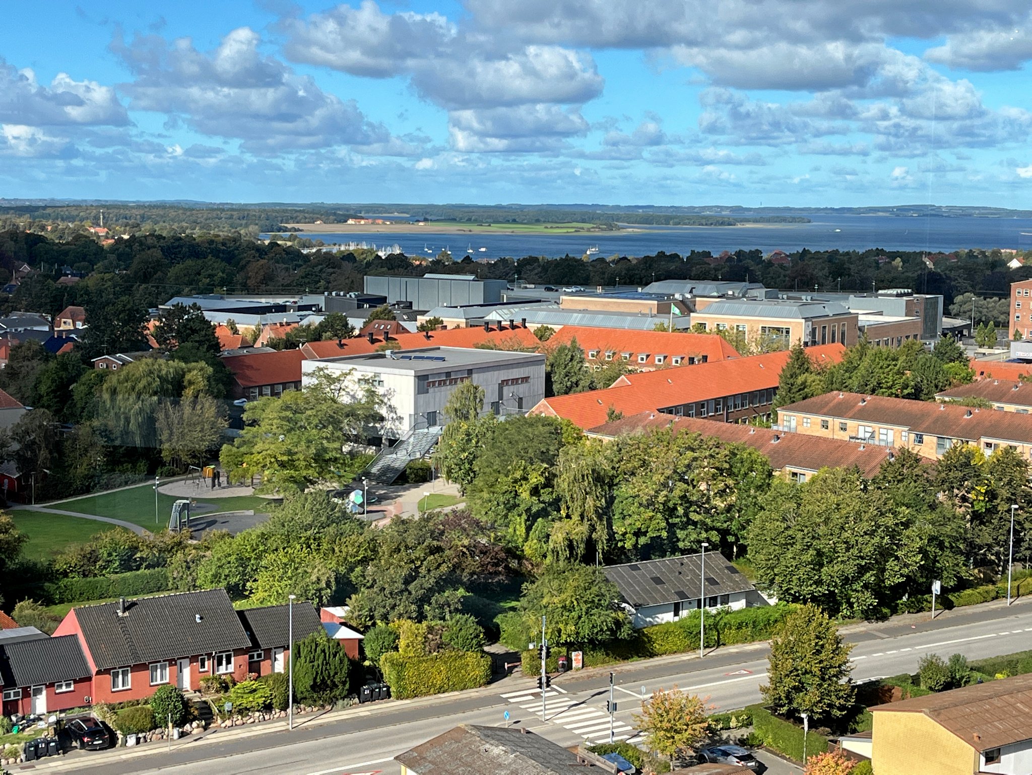 Tag med en tur på toppen til Roskildes bedste udsigt.