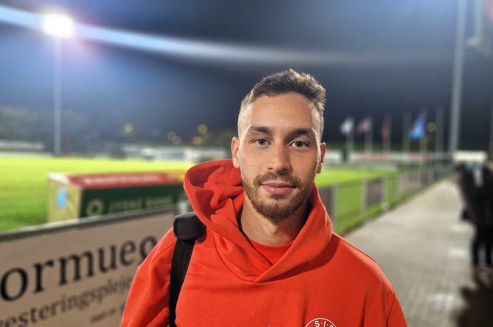 Younes Bakiz på besøg på sin gamle hjemmebane.