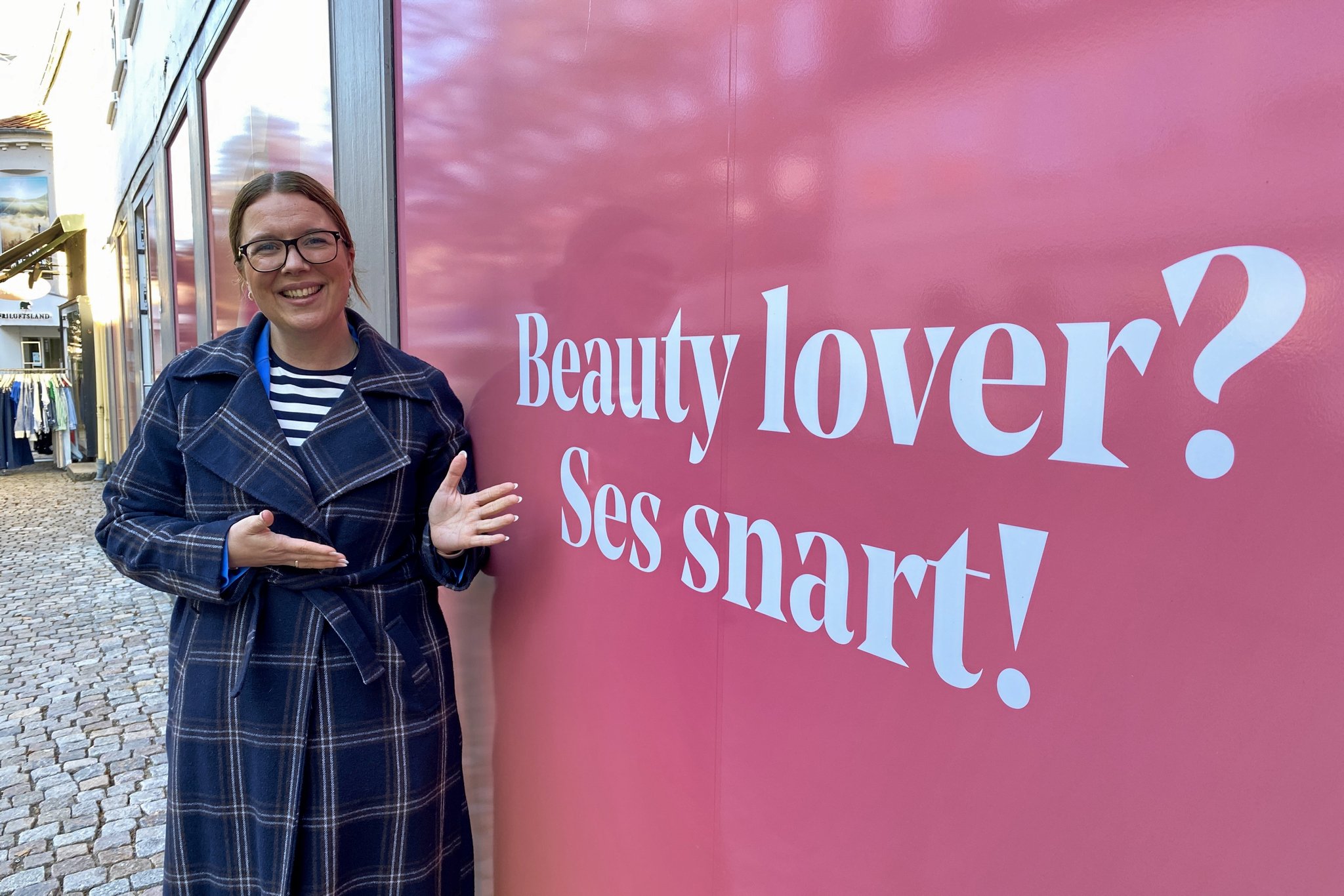 Tina Rode er butikschef i den nye skønhedsbutik, der åbner i Roskilde.