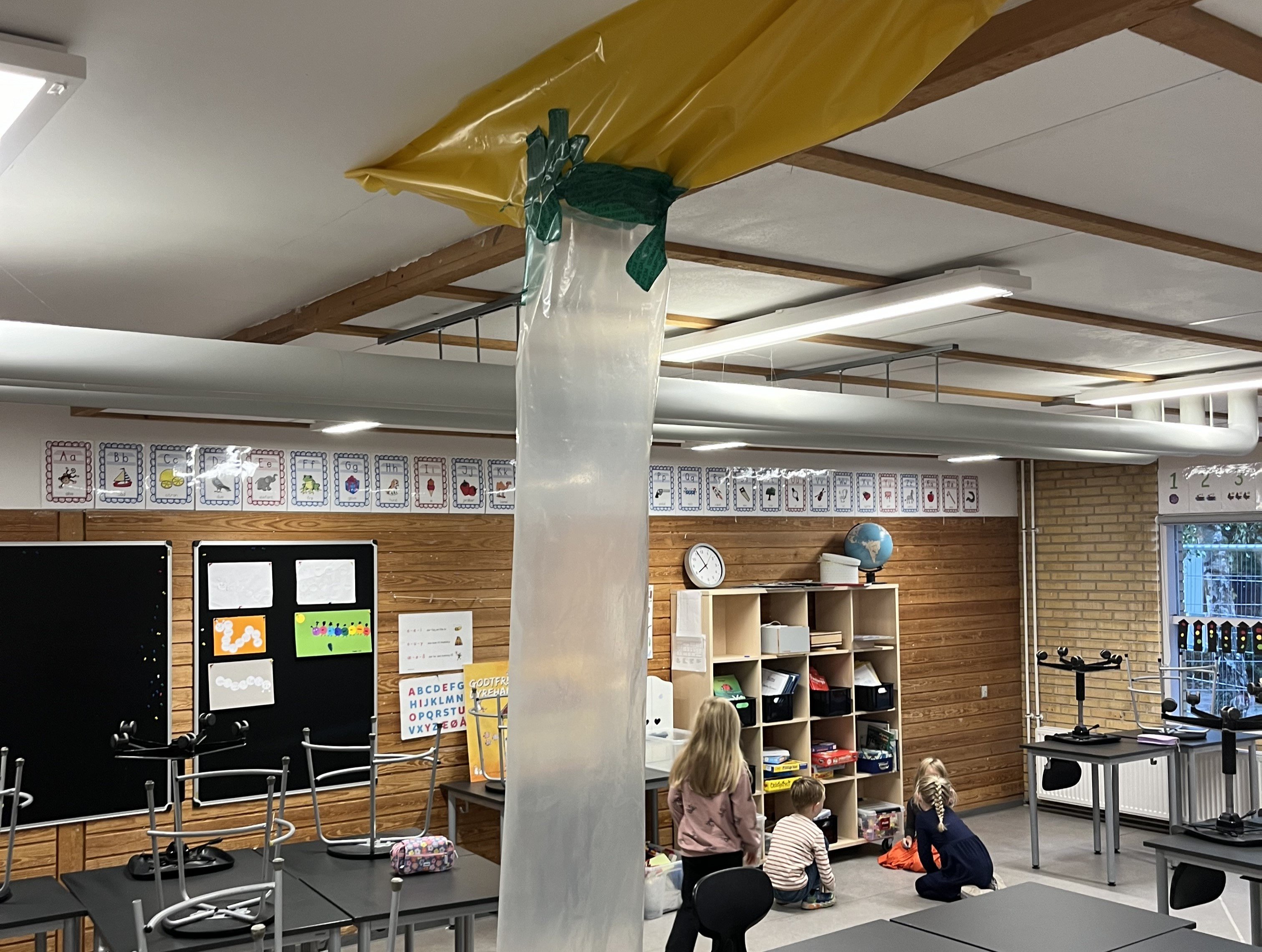 Børnehaveklassens klasseværelse på Munkekærskolen en uge før ulykken.
