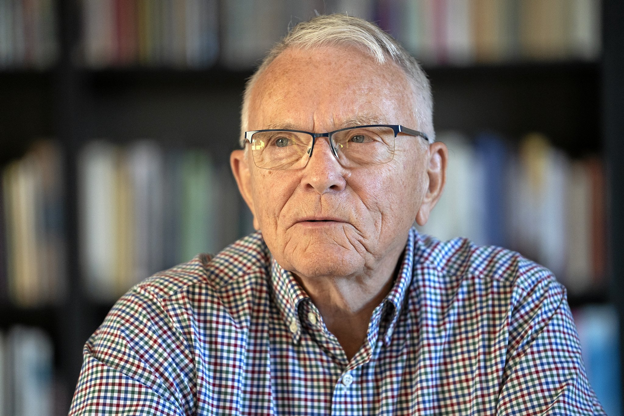 Ole Hvidesten beskyldes for at have agenda om, at han helst vil bygge en ny sognegård.