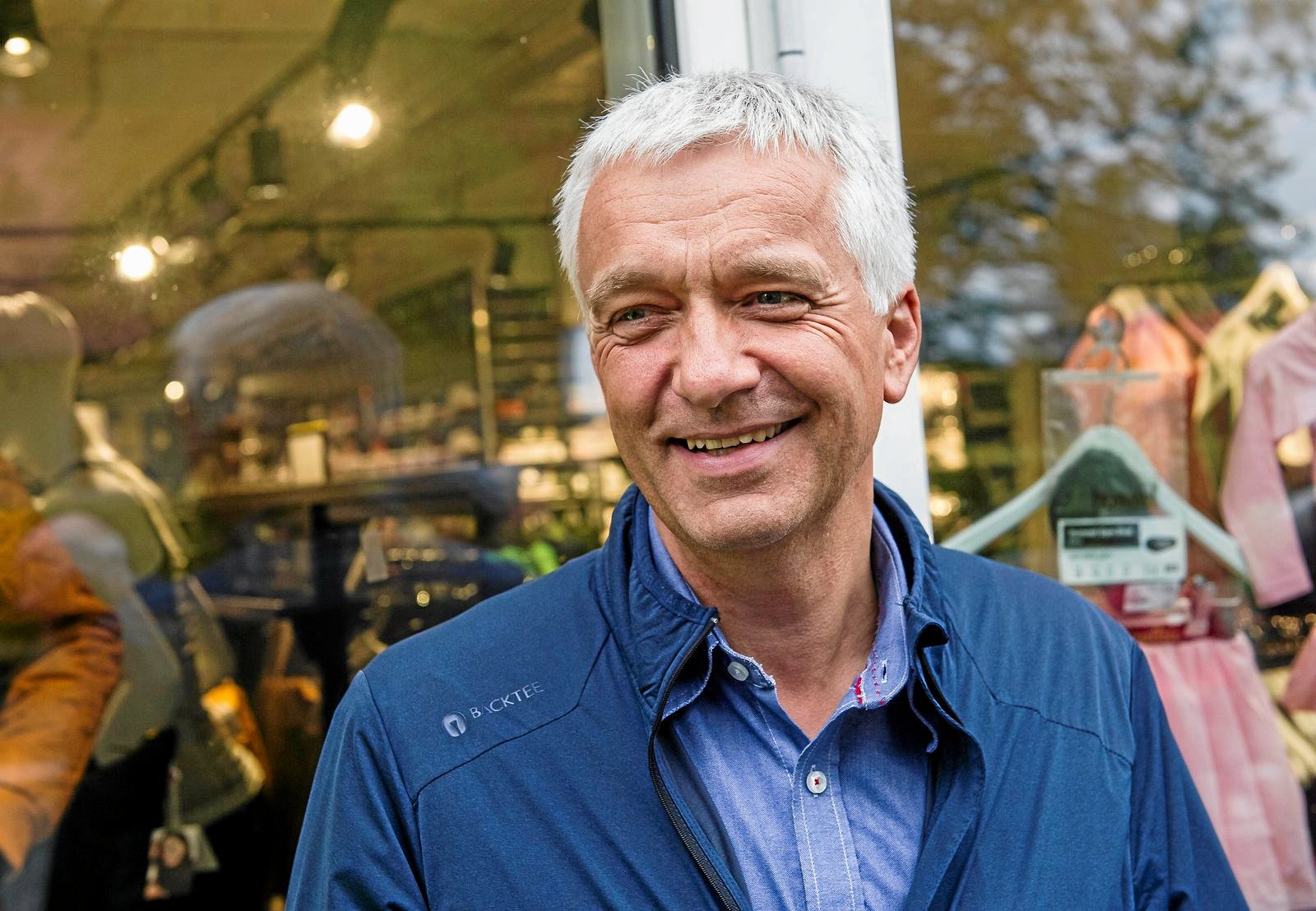 - Nu er Søtorvet opført, og derfor er det et godt tidspunkt at sælge, forklarer Kim Kanstrup, direktør i SuperBrugsen Hvalsø.