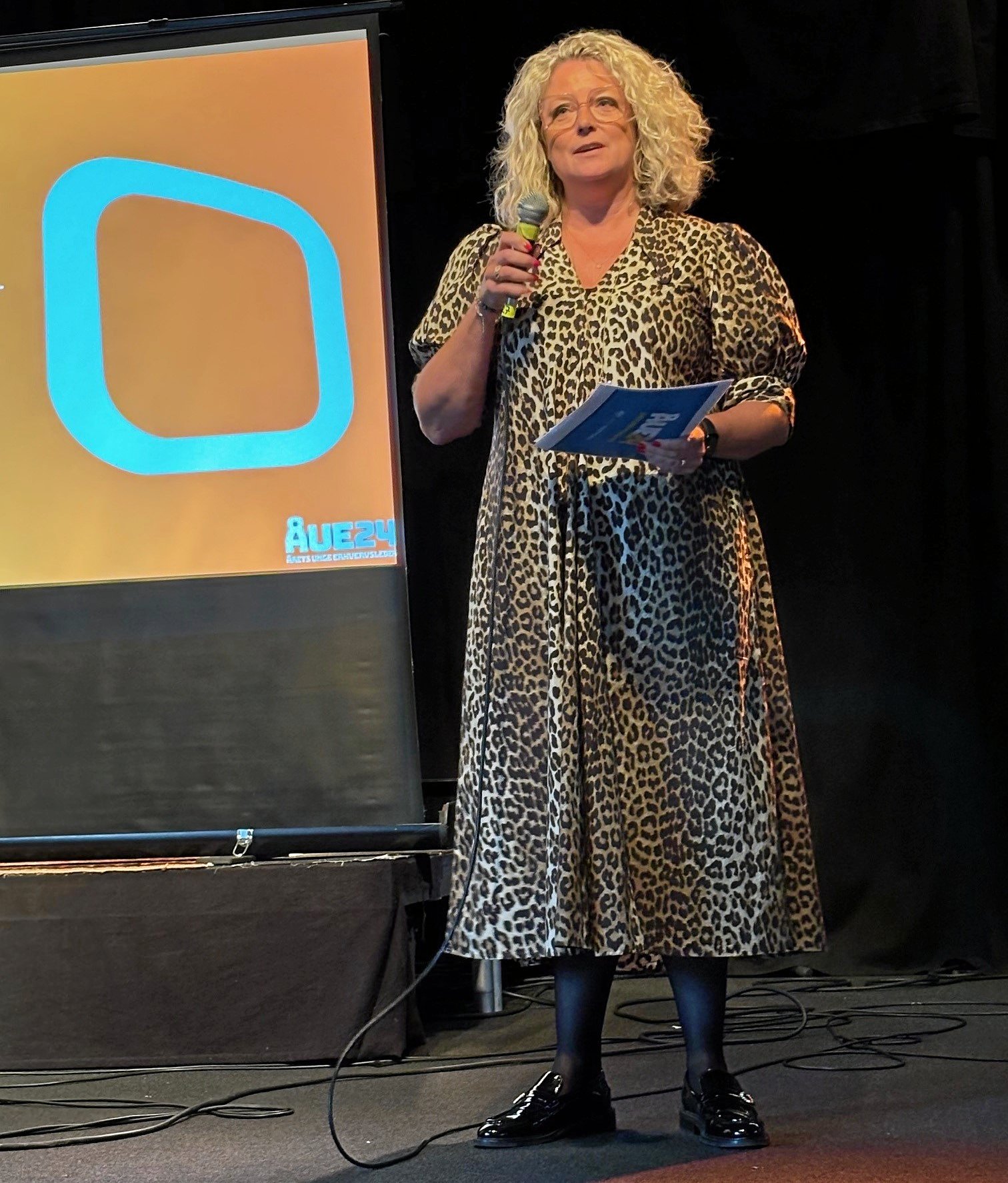 Bitten Jørgensen, som er leder af netværket Women, ses her som moderator ved Junior Chambers arrangementet sidste år.