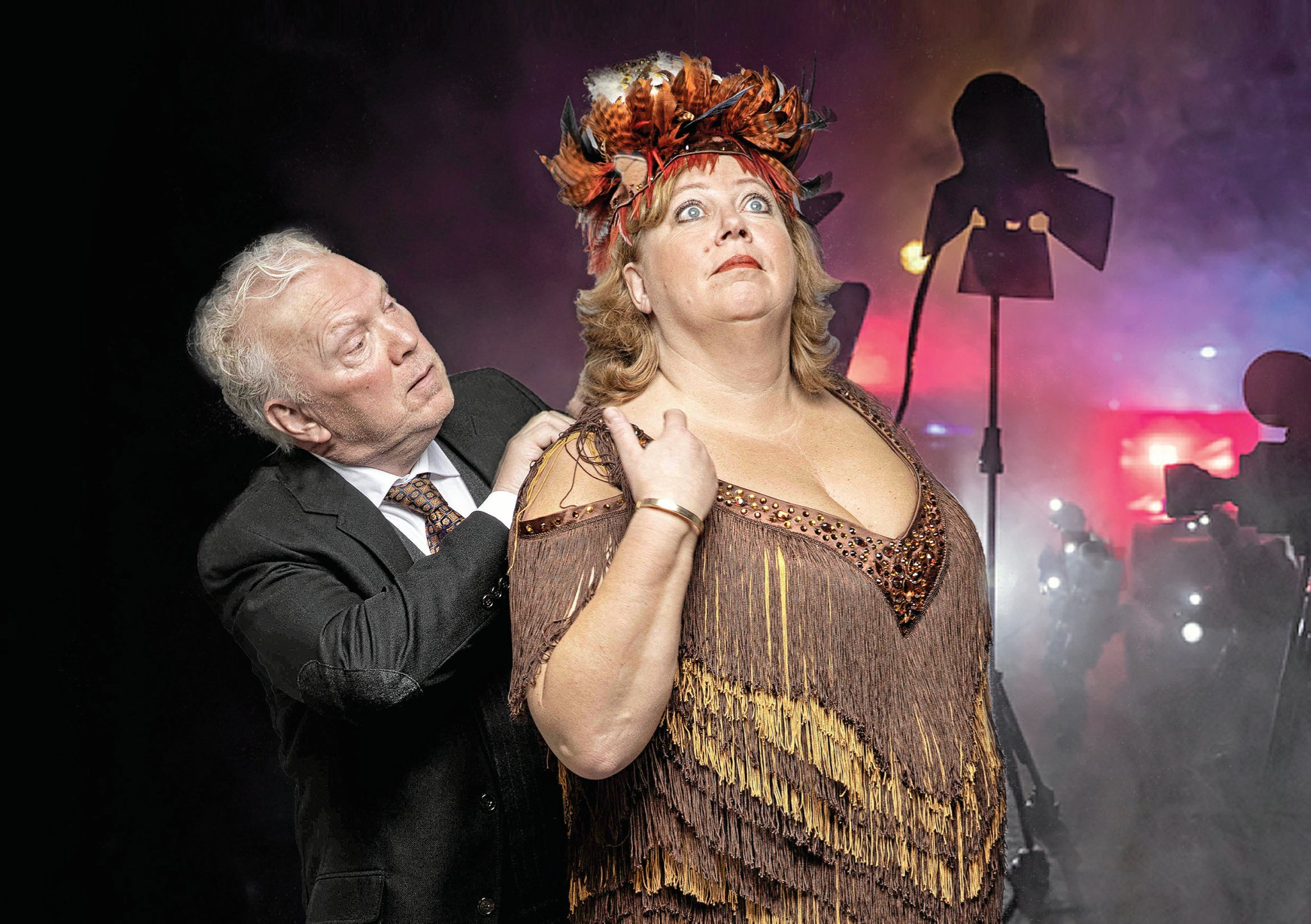 Søren Dahl og Karen-Marie Lillelund står på scenen i Ny Ridehus tirsdag den 22. oktober.