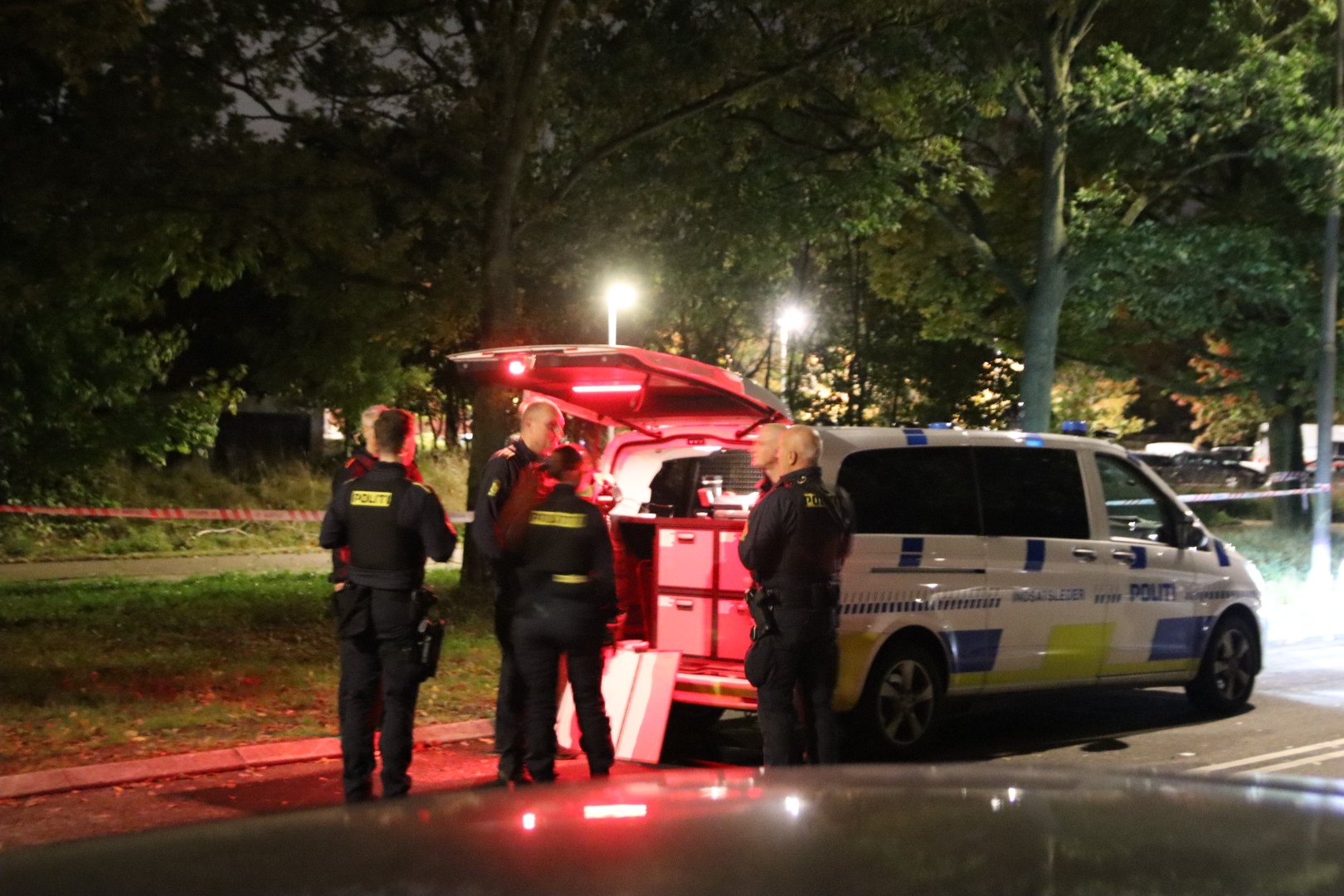 Politiet var massiv tilstede for at undersøge episoden torsdag aften.