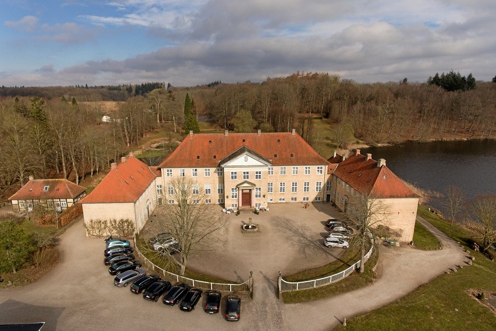 Skjoldenæsholm Slot skulle have lagt rammer til årets julefest for politikerne i Ringsted Byråd, deres ægtefæller samt kommunens direktion. Sådan bliver det ikke.