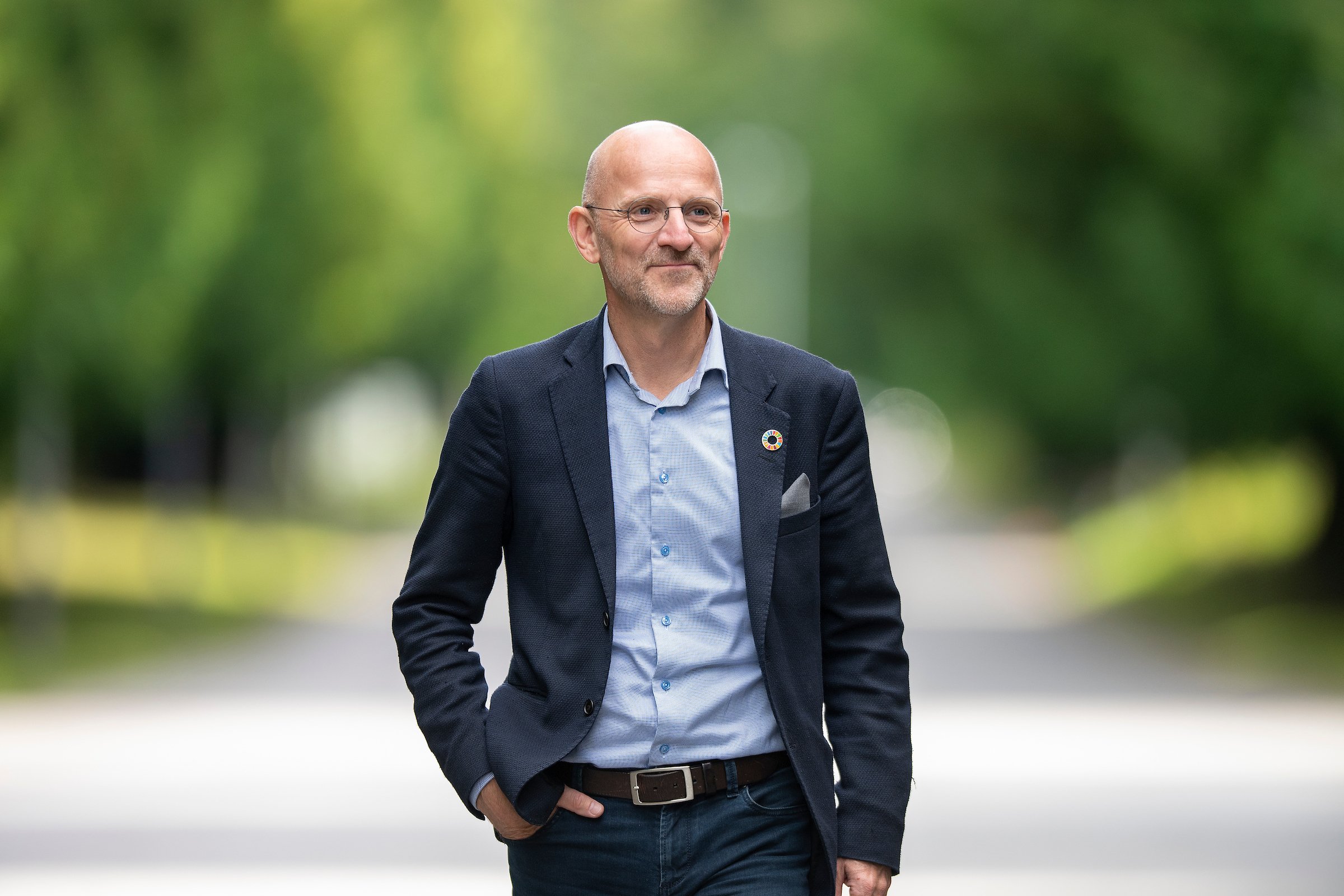 Medicoindustriens direktør, Mads Koch Hansen, bakker op om regeringens tiltag.