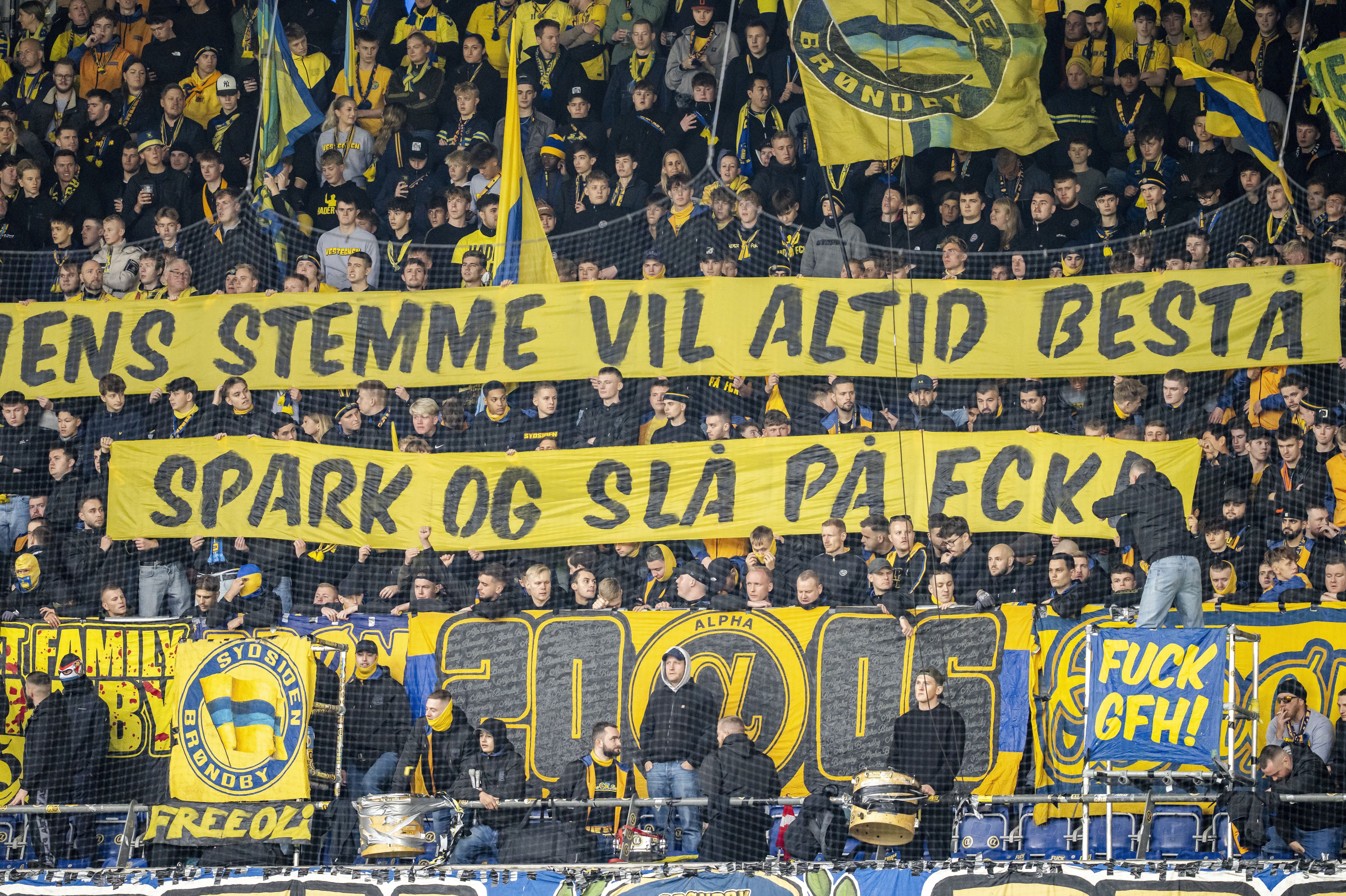 Brøndby IFs fans før 3F Superliga-kampen mellem Brøndby IF og FC København på Brøndby Stadion, søndag den 27. oktober 2024. (Foto: Mads Claus Rasmussen/Ritzau Scanpix)