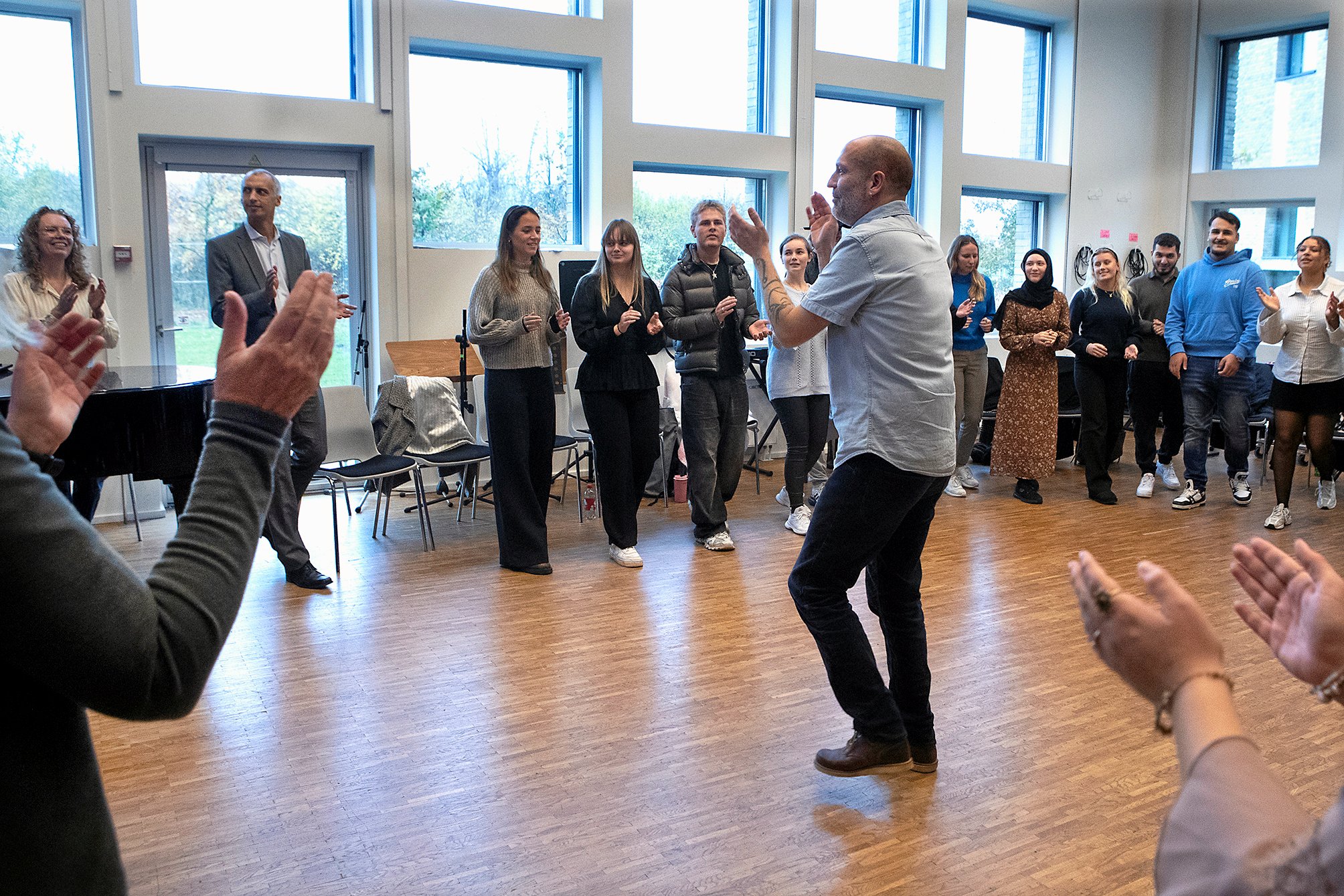 Professionshøjskolen Absalon i Roskilde har fået udfyldt pladserne på de fleste af sine uddannelser. Billedet her er fra 2024, hvor daværende undervisningsminister Mattias Tesfaye (S) besøgte et hold pædagogstuderende.