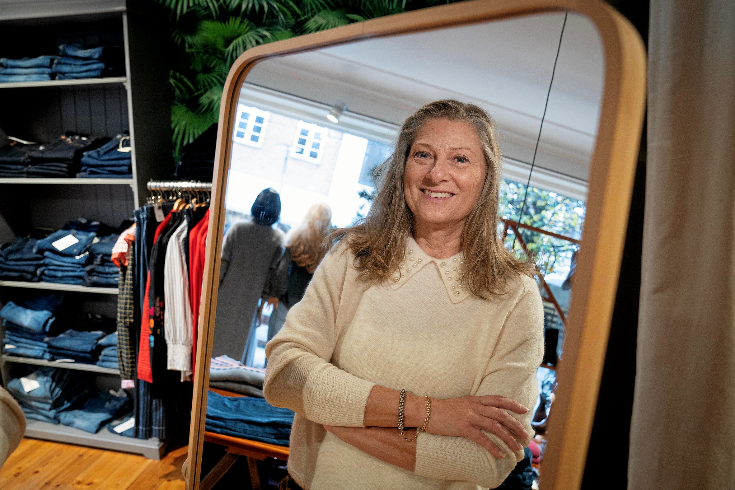 Pia Studsgaard stod i lære i en butik, der minder hende om Matador. Nu har hun haft sin egen dametøjsforretning i 25 år.