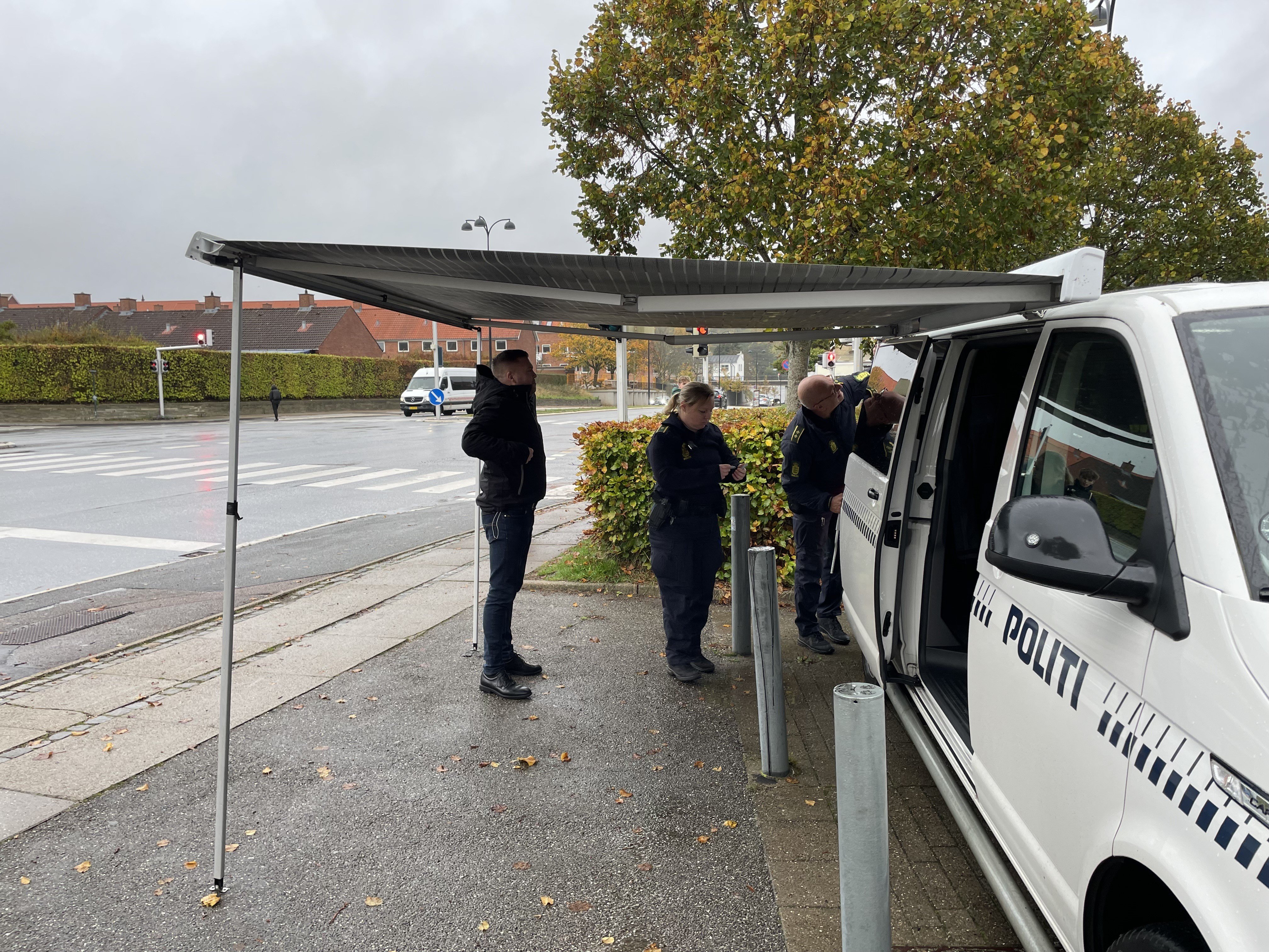 Nordsjælland Politis forsøgte tirsdag eftermiddag at få flere vidner i tale ved at opstille den mobile poltistation ved Søndervangshallen.