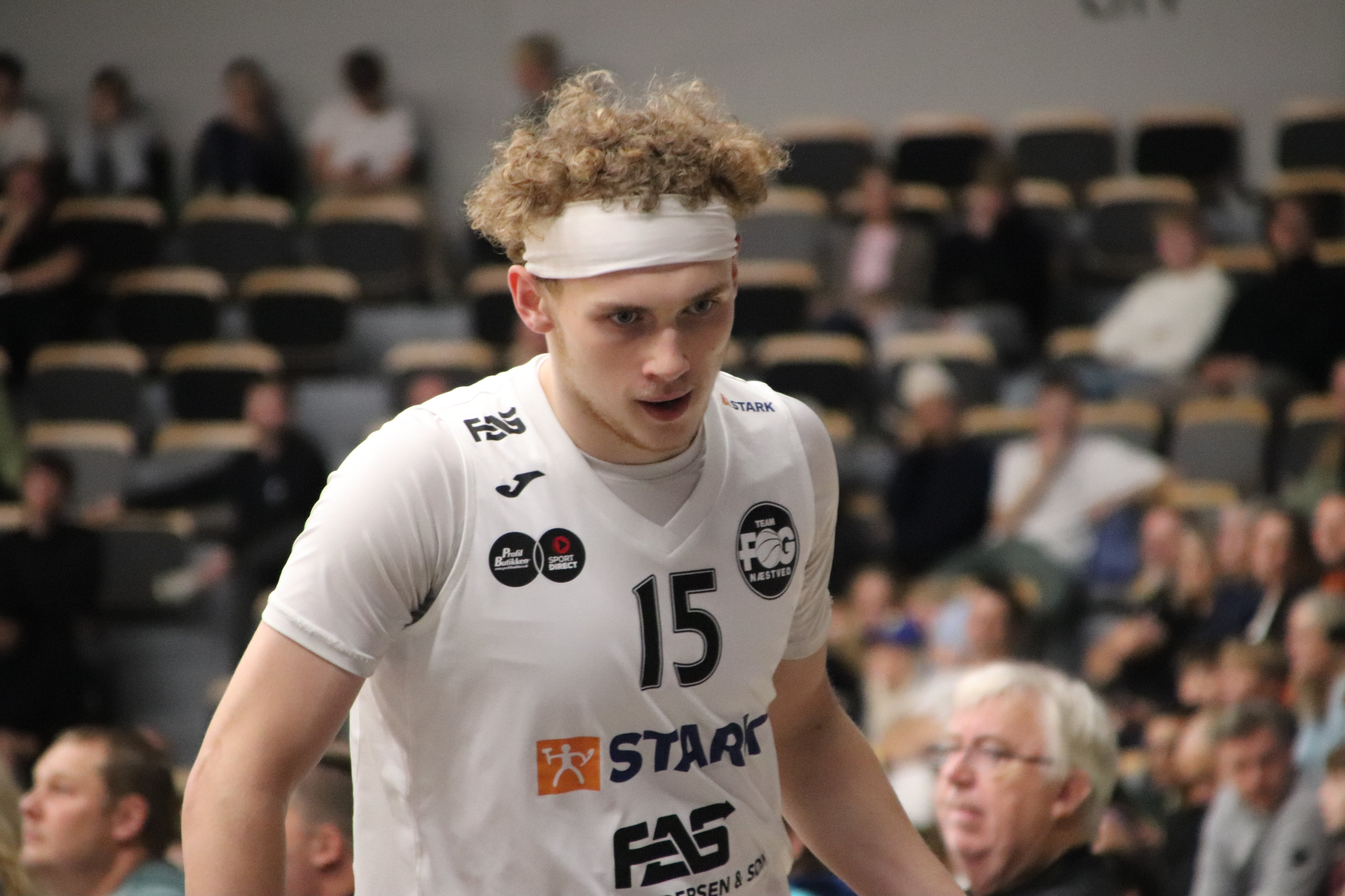 Unge Lukas Meyer Christensen blev noteret for fem point og et steal i sine syv minutter på banen.