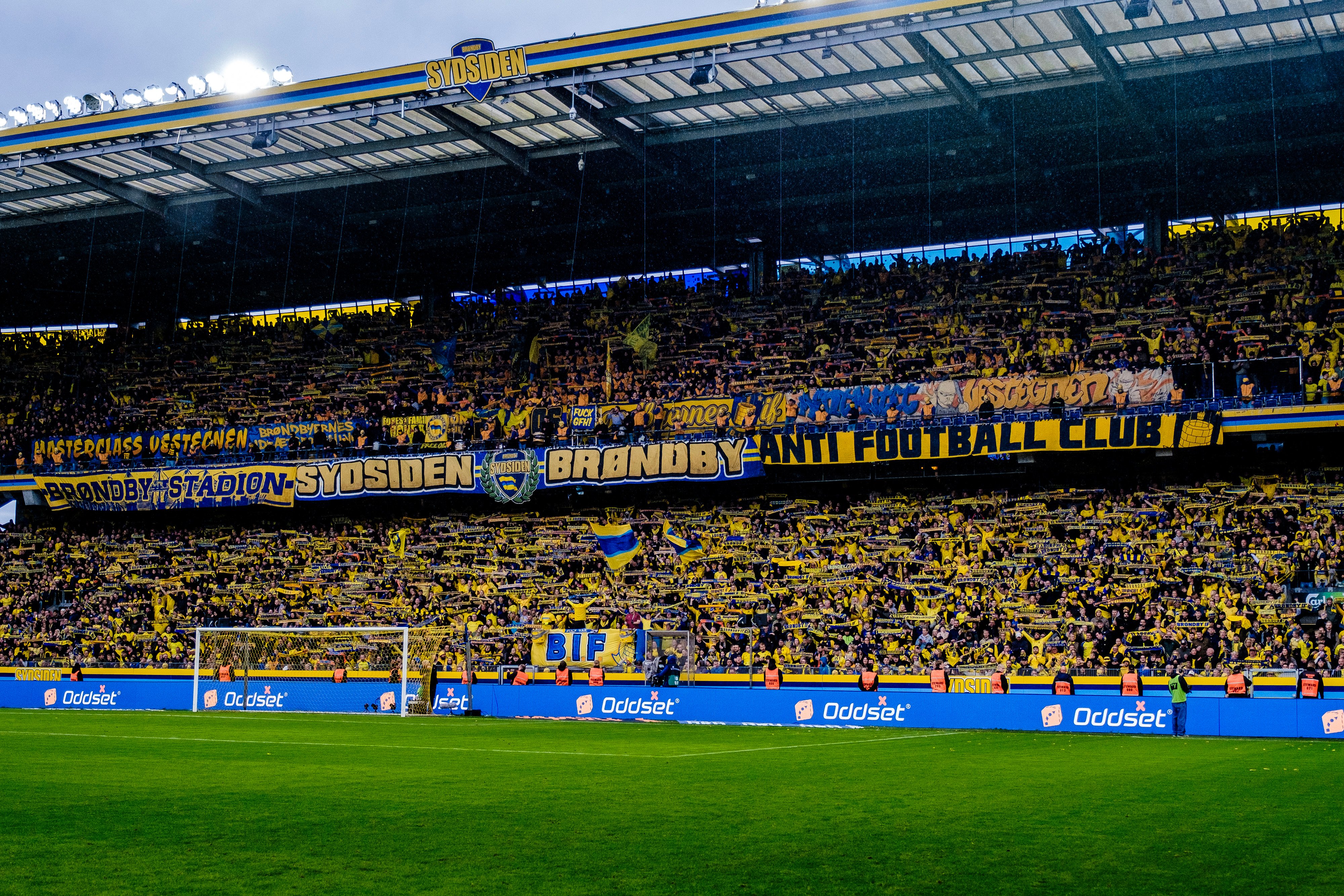 En ny trøje, som Brøndby IF har præsenteret, skaber debat i fanskaren.