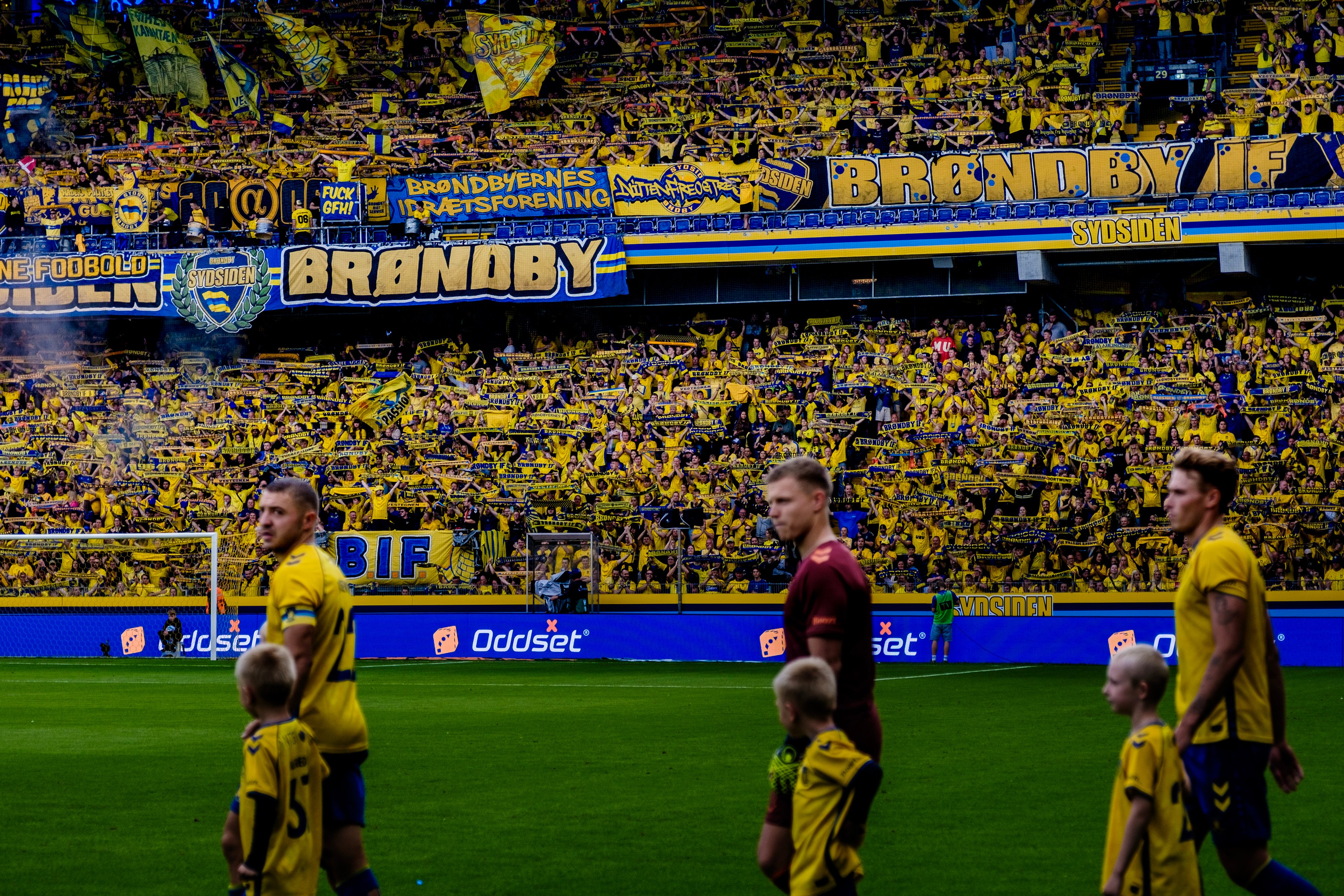 Den nye trøjesponsor bliver mødt med utilfredshed blandt klubbens fans.