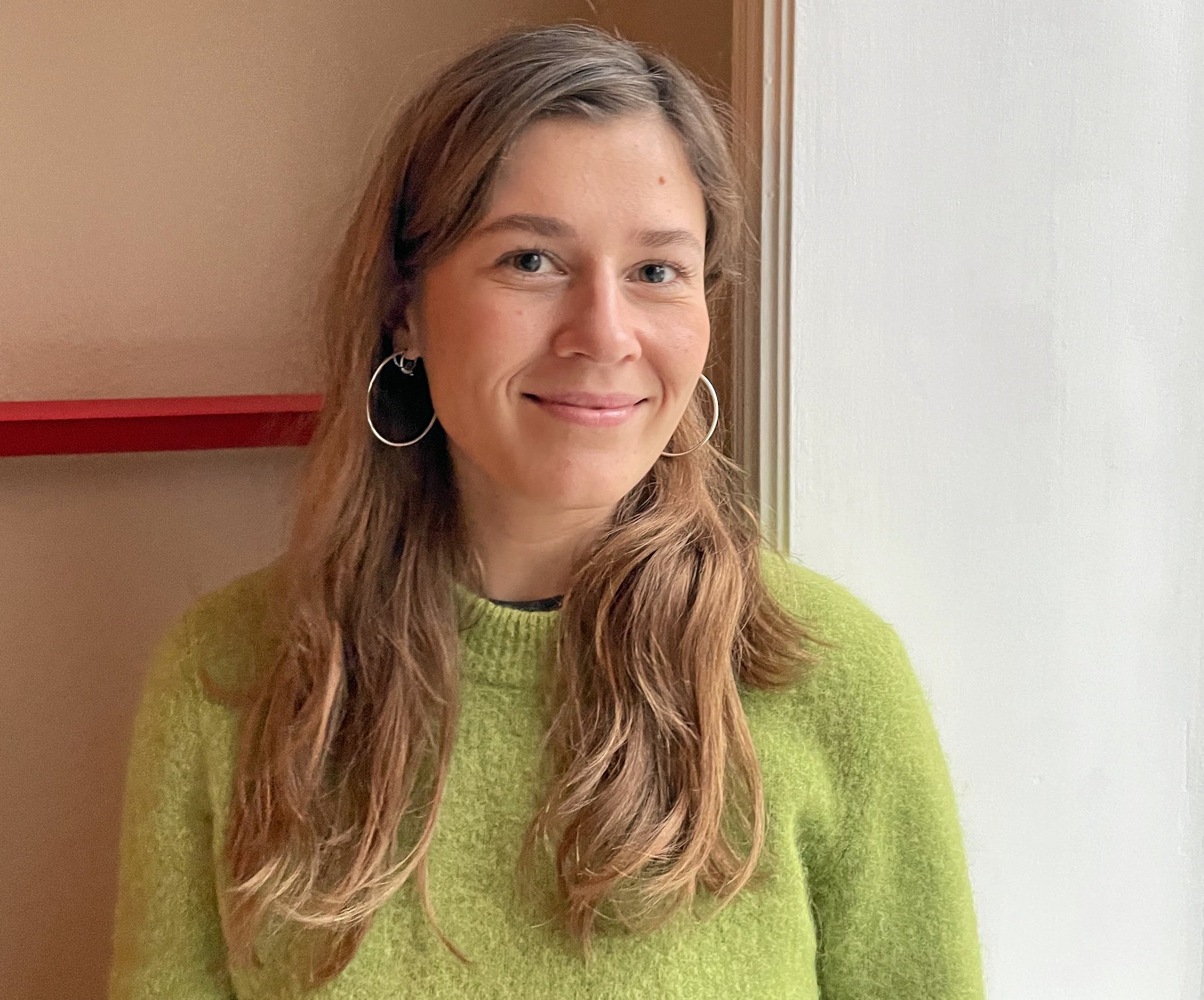 Frida Johanne Koustrup Palmgren fra Langhøjskolen i Hvidovre får pris for sit afgangsprojket på læreruddannelsen.