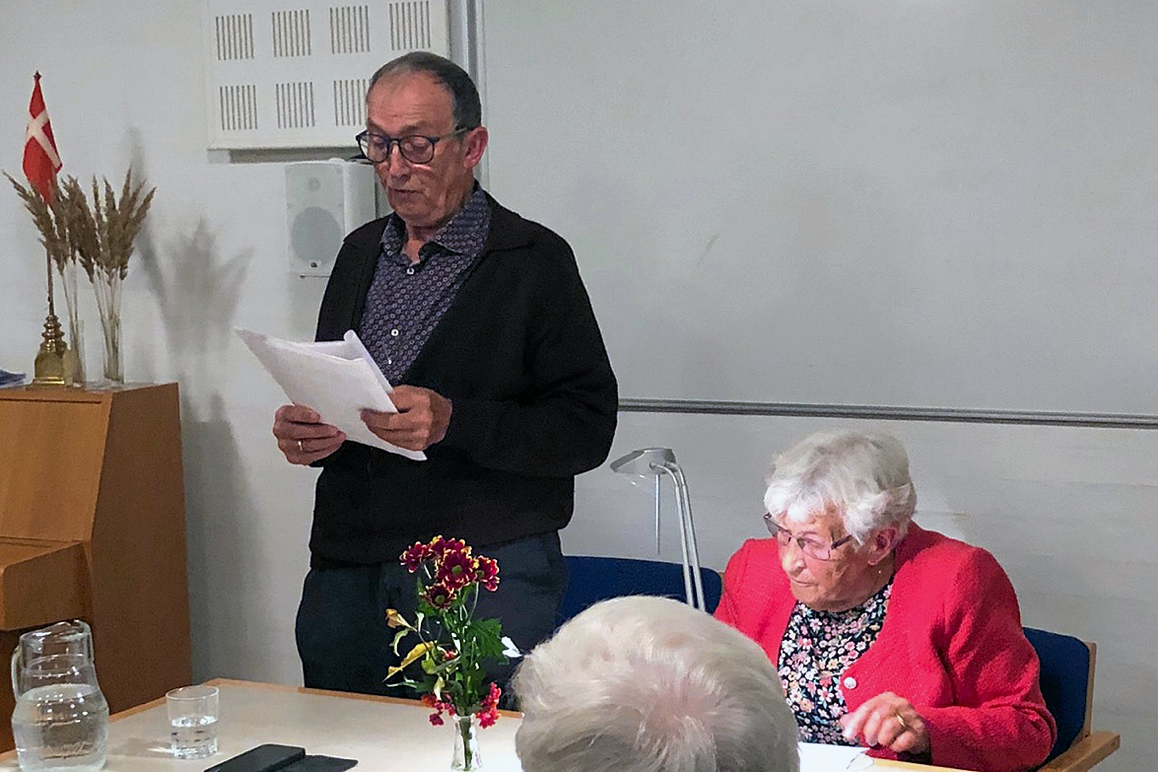 Søskendeparret Tove Rasmussen og Olav Madsen gav en engageret og livsbekræftende beretning om deres opvækst på Røsnæs.